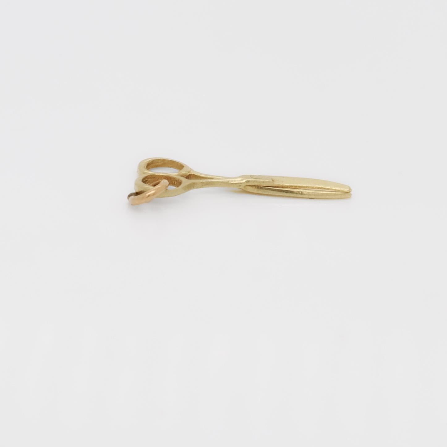 Breloque de ciseaux vintage en or 14K pour un bracelet en vente 3