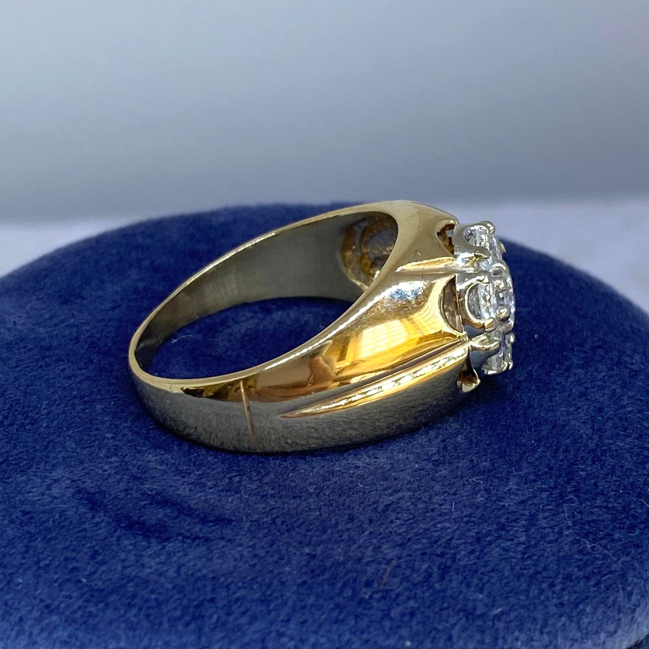 Vintage 14K Gold Seven Stone Diamond Cluster Ring Size 9.75 In Good Condition For Sale In Henderson, NV