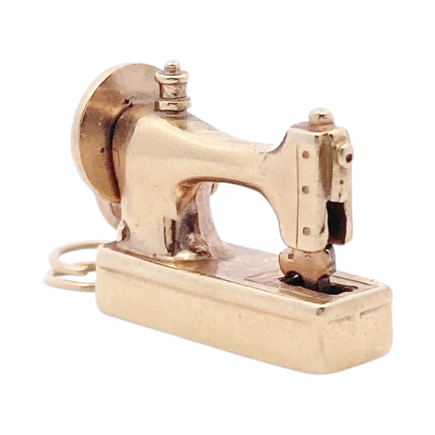 Contemporary Vintage 14K Gold Sewing Machine Charm Pendant