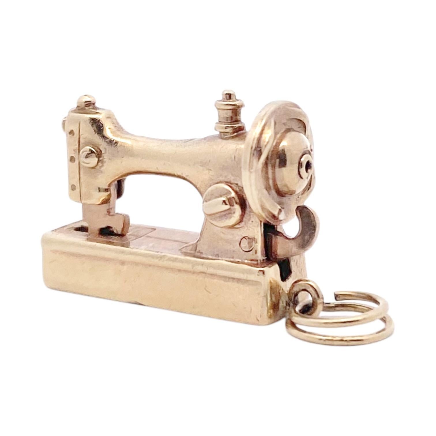 Vintage 14K Gold Sewing Machine Charm Pendant 1