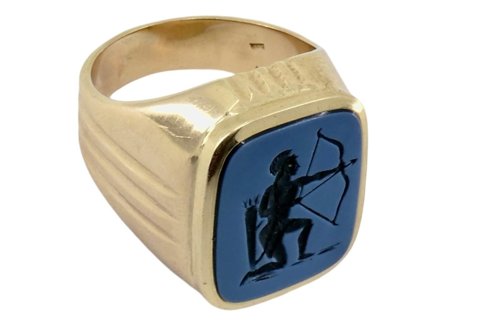 Vintage 14k Gold Signet Ring Sagittarius Carved Stone 4