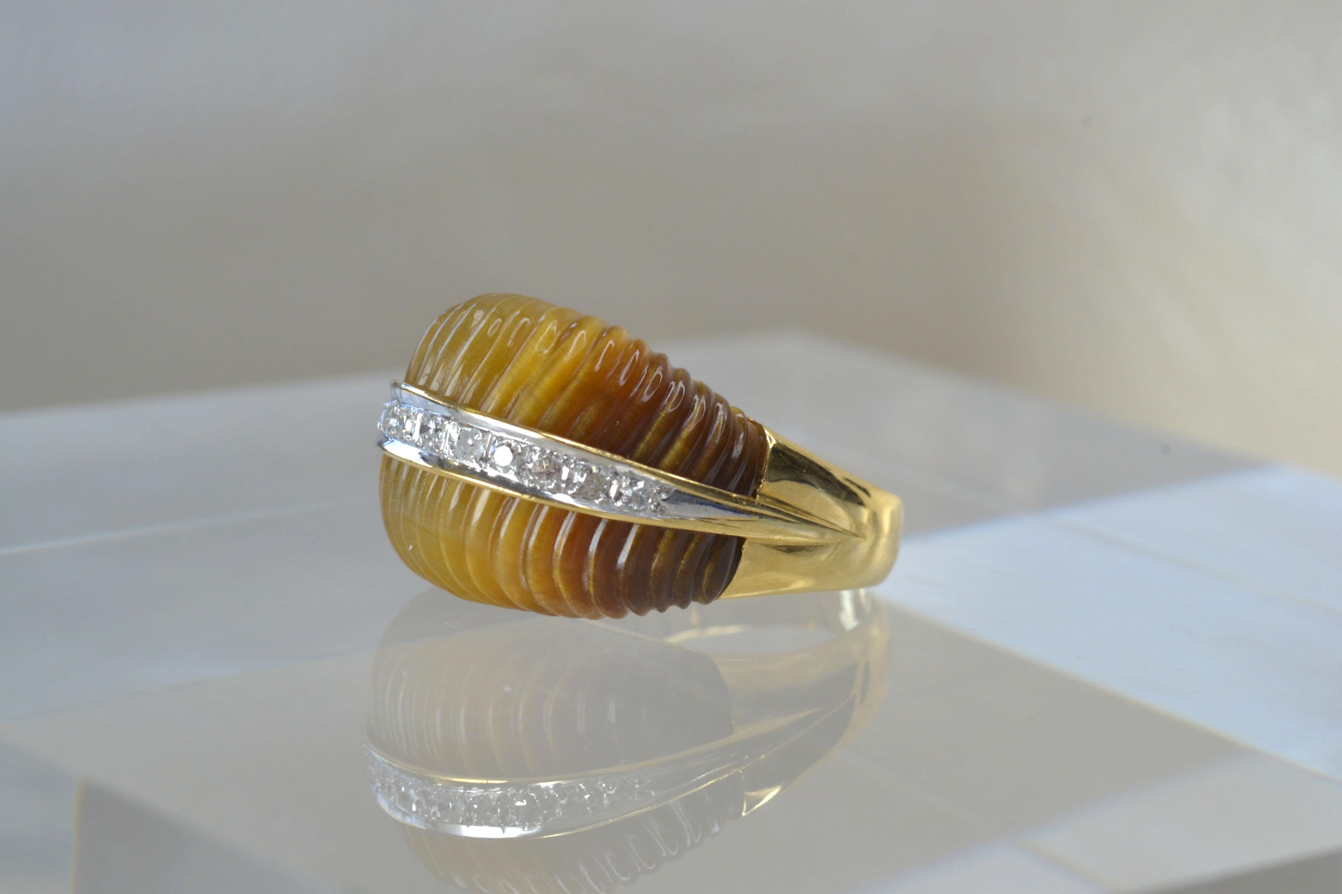 Rétro Vintage 14k Gold Tiger's Eye Scalloped Ring One-of-a-kind en vente