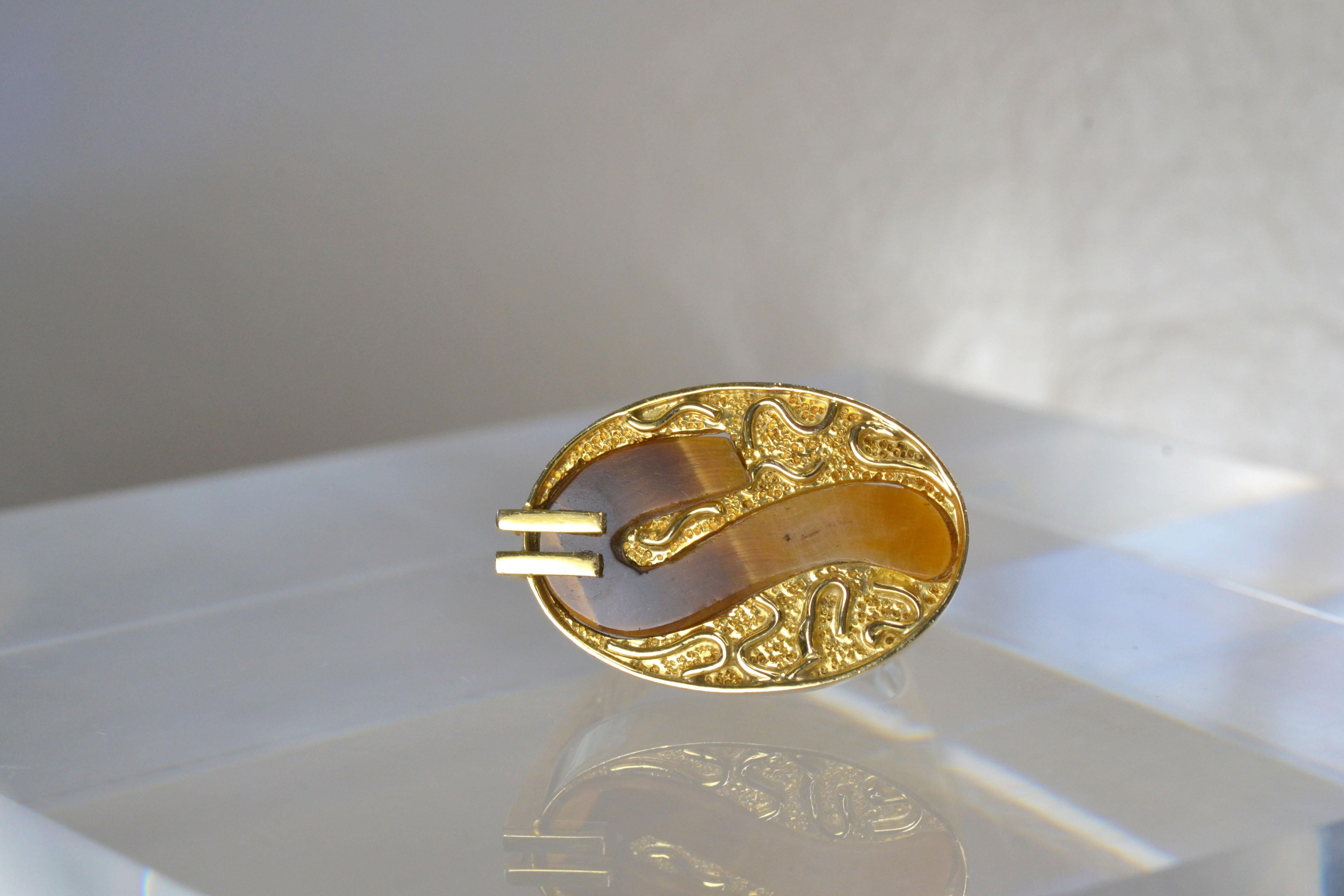 Vintage 14k Gold Tiger's Eye Unisex Signet Ring, One-of-a-kind In Good Condition For Sale In London, GB