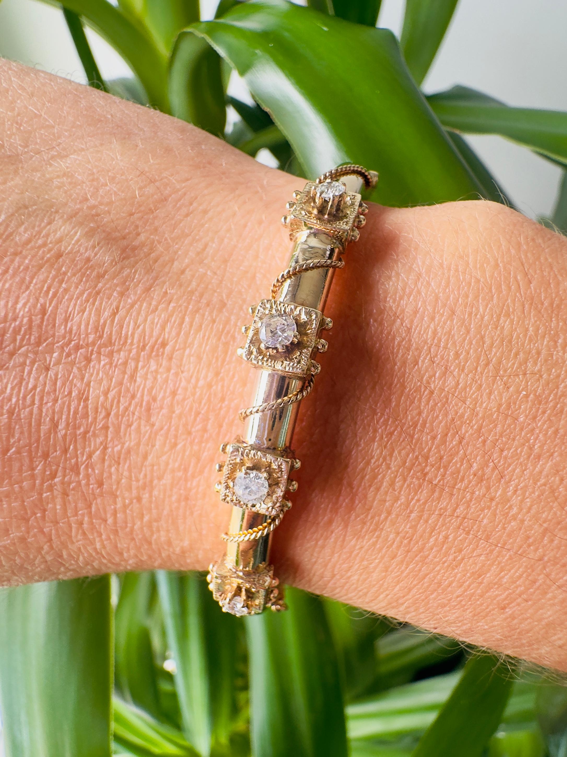 Vintage 14K Gold Twisted Rope & .40 CTW Diamond Hinged Bangle Bracelet In Good Condition For Sale In Houston, TX
