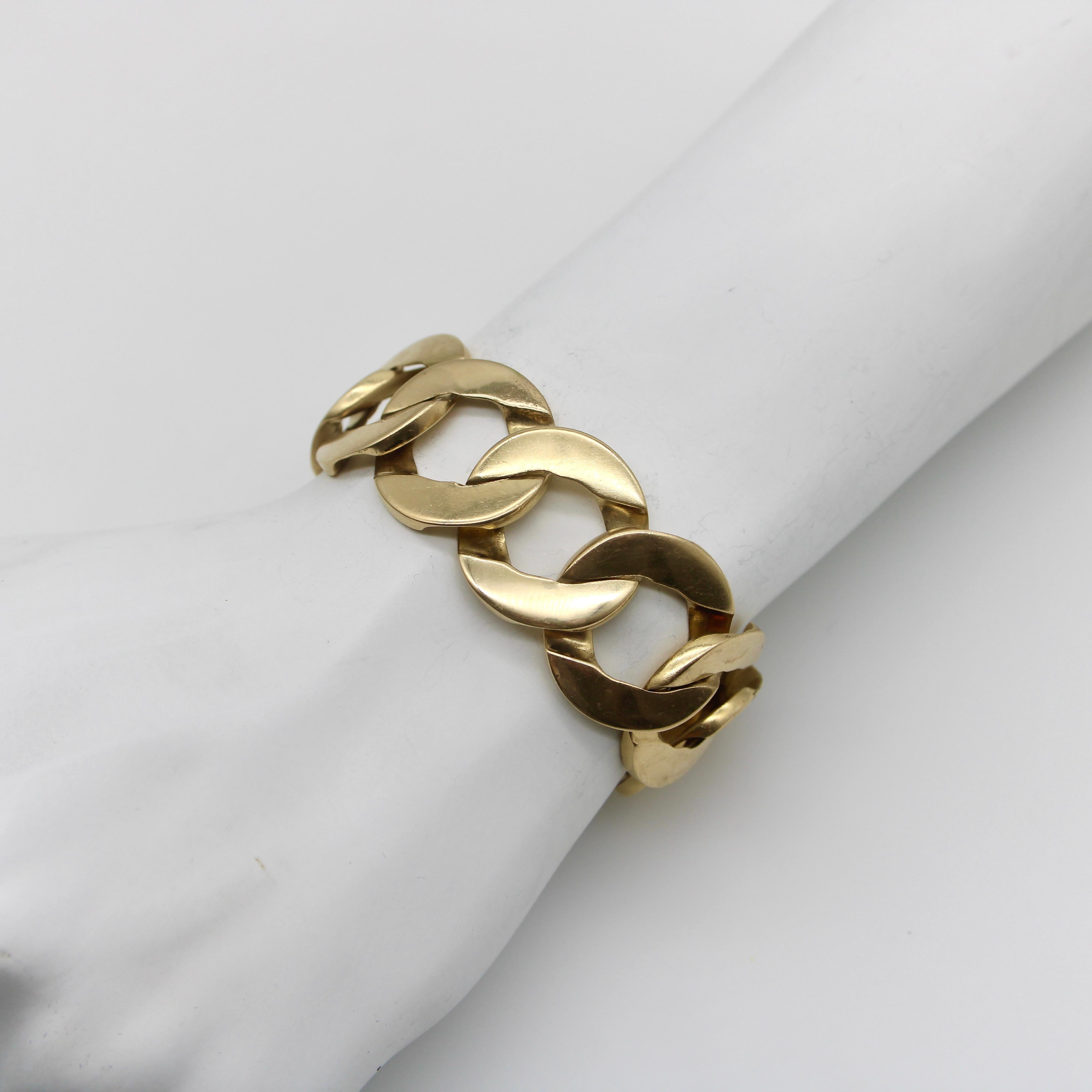 Vintage 14K Gold Wide Flattened Curb Link Bracelet  For Sale 2