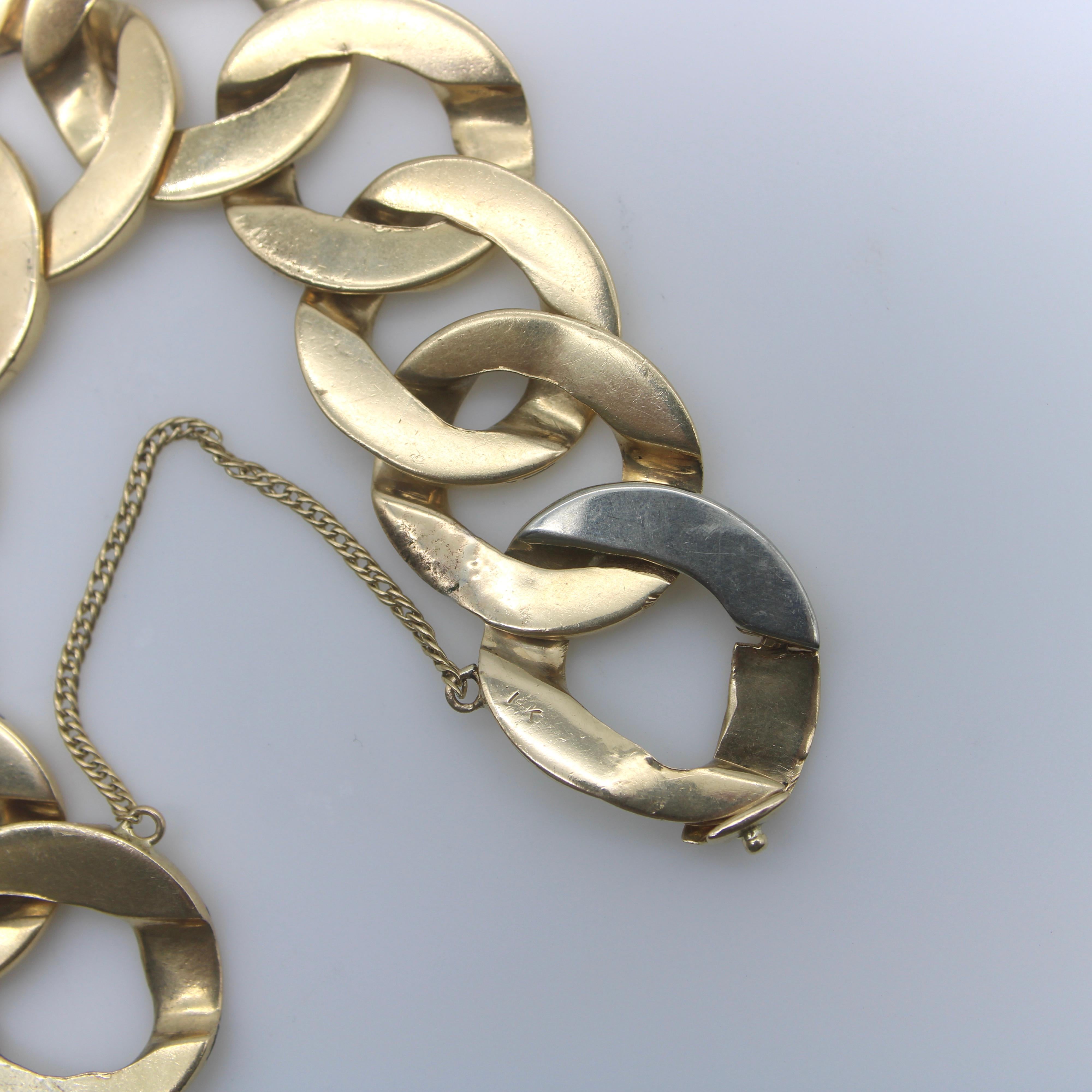 Vintage 14K Gold Wide Flattened Curb Link Bracelet  For Sale 3