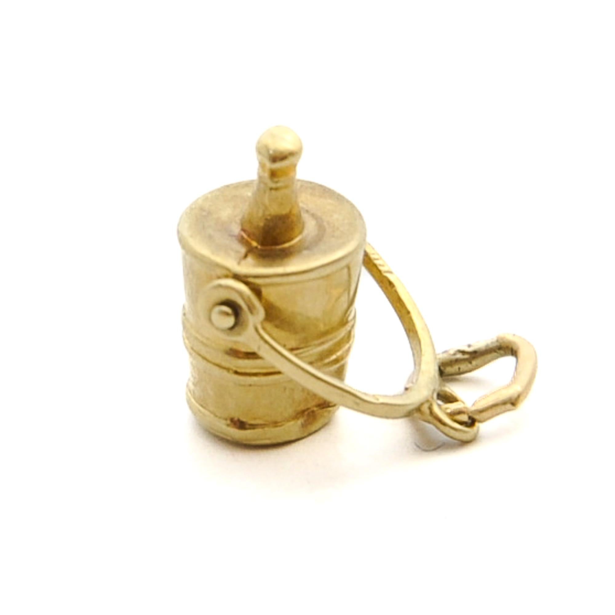 Mid-Century 14K Gold Wine Cooler Bucket Charm Pendant In Good Condition In Rotterdam, NL