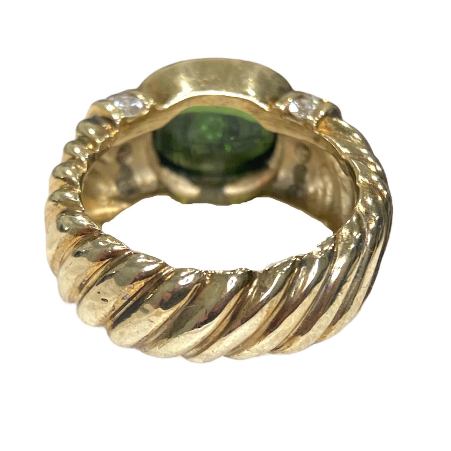 Cabochon Anello vintage con diamante e tormalina verde 14 carati in vendita