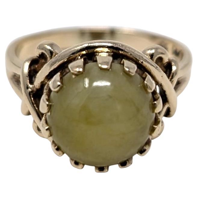 Vintage 14k Jade Ring Solid Yellow Gold Round Cabochon Signed JIG US Size 8 For Sale