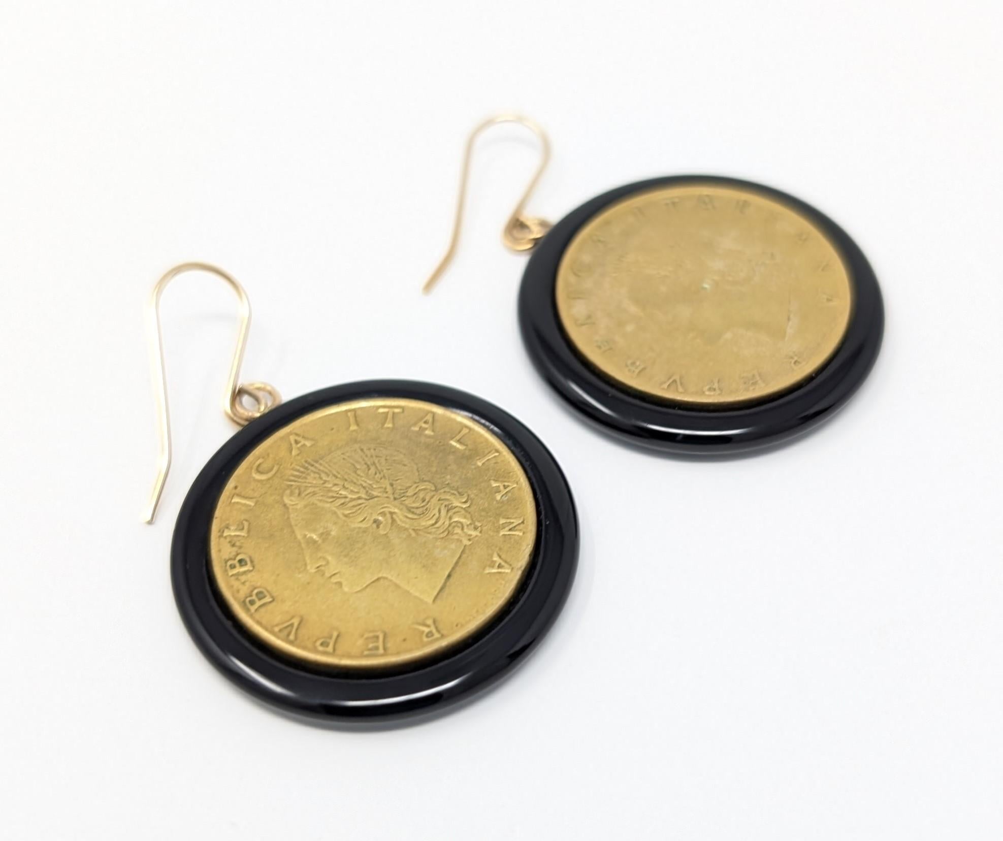 Vintage 14k Matrosen Italien Lira Münze & Onyx Ohrringe Tropfen-Ohrringe Gelbgold Signiert (Rundschliff) im Angebot