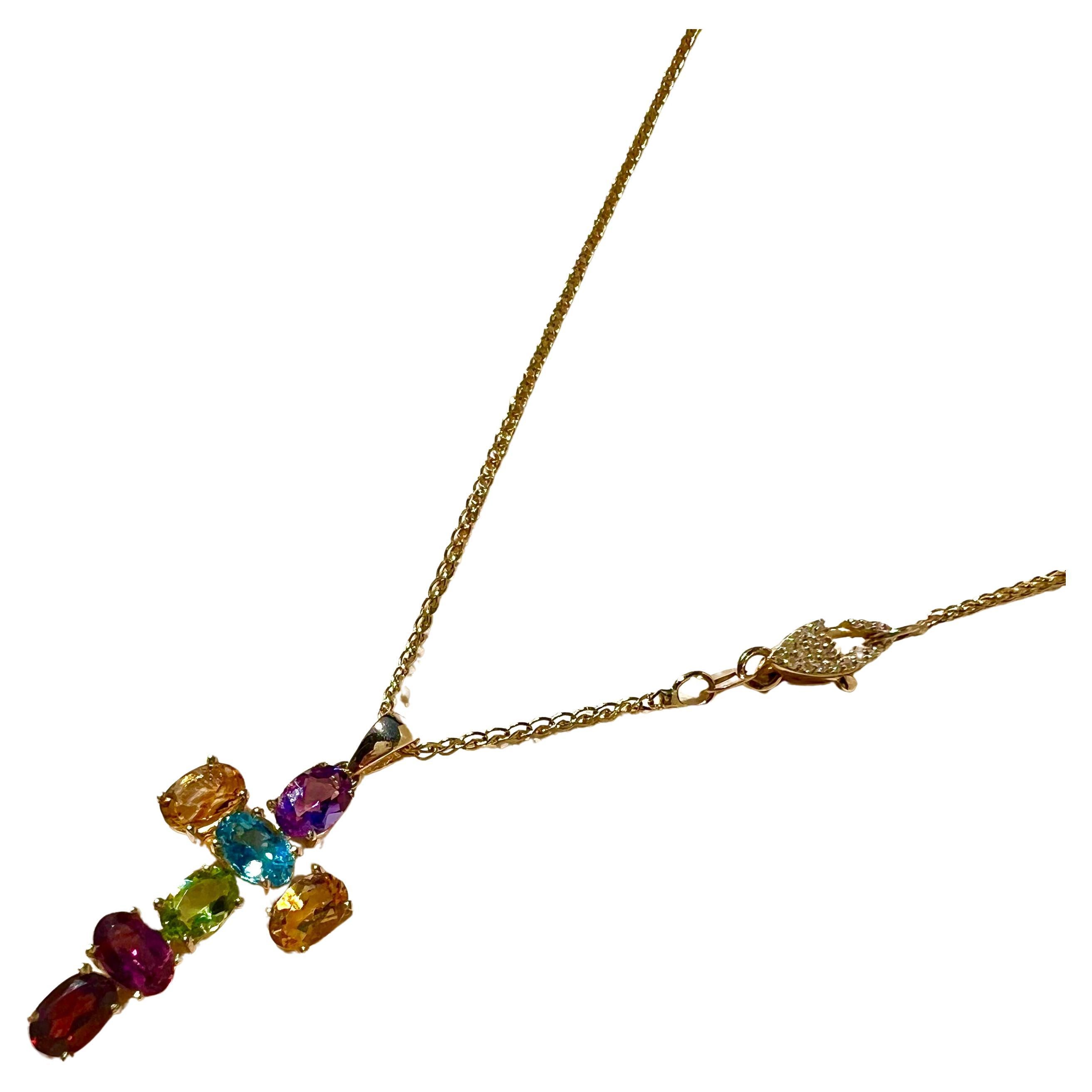 14k Gold Mehrstein-Kreuz-Halskette im Angebot