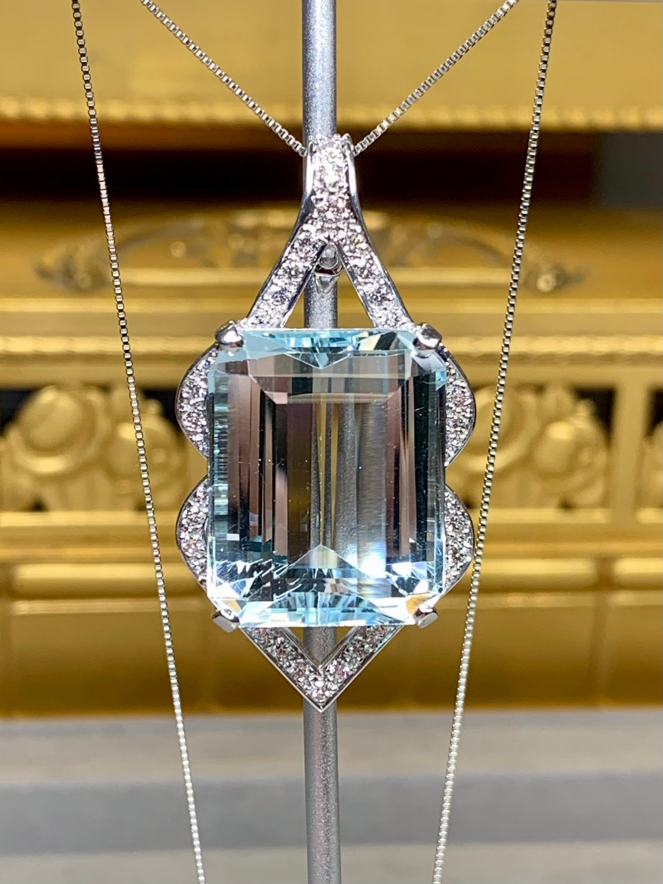 Anhänger-Anhänger aus 14 Karat Platin mit Aquamarin im Smaragdschliff und Diamant 41 Karat im Angebot 2