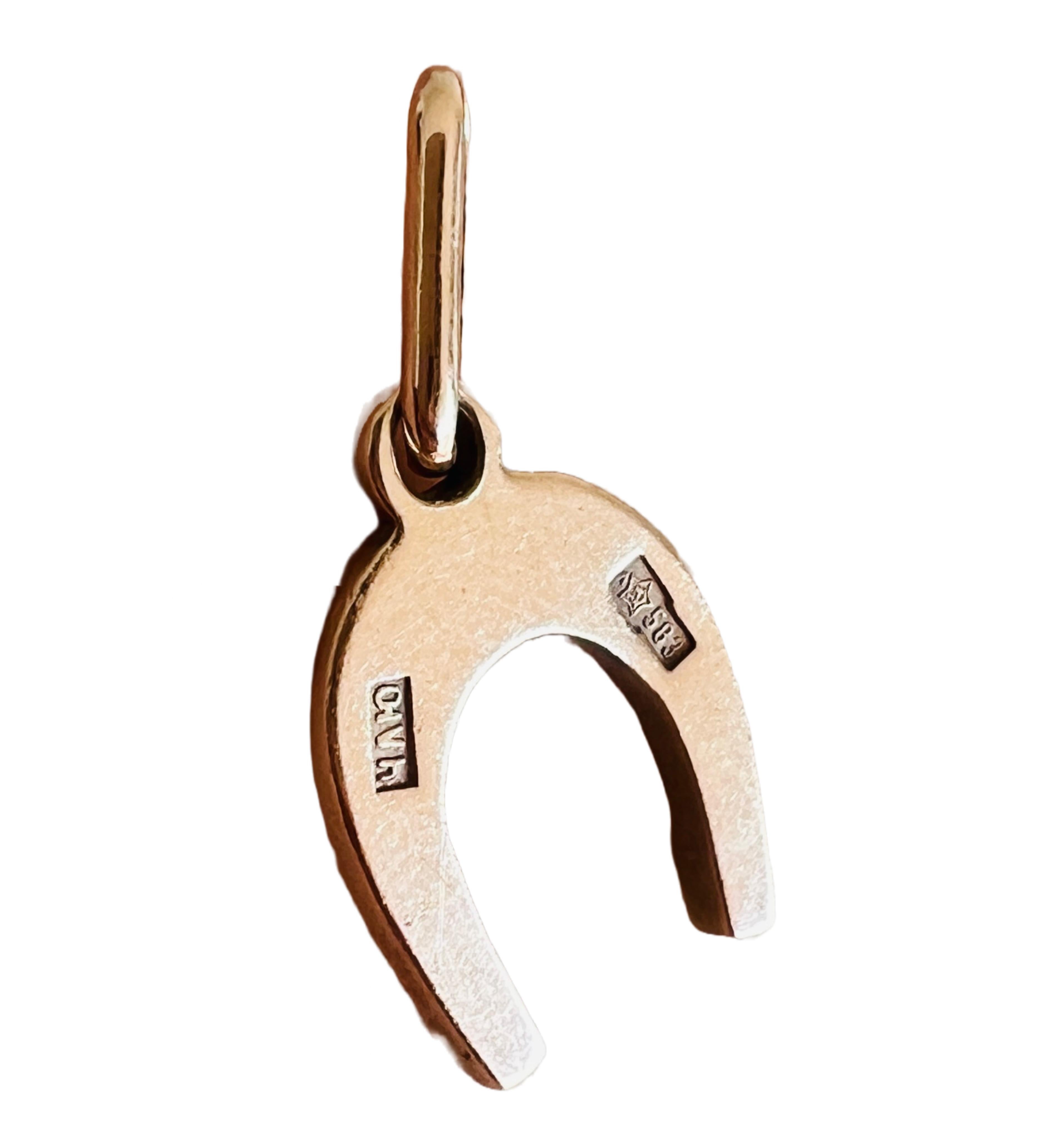 Contemporain Vintage 14k Rose Gold Horseshoe Charm Necklace Pendentif en vente