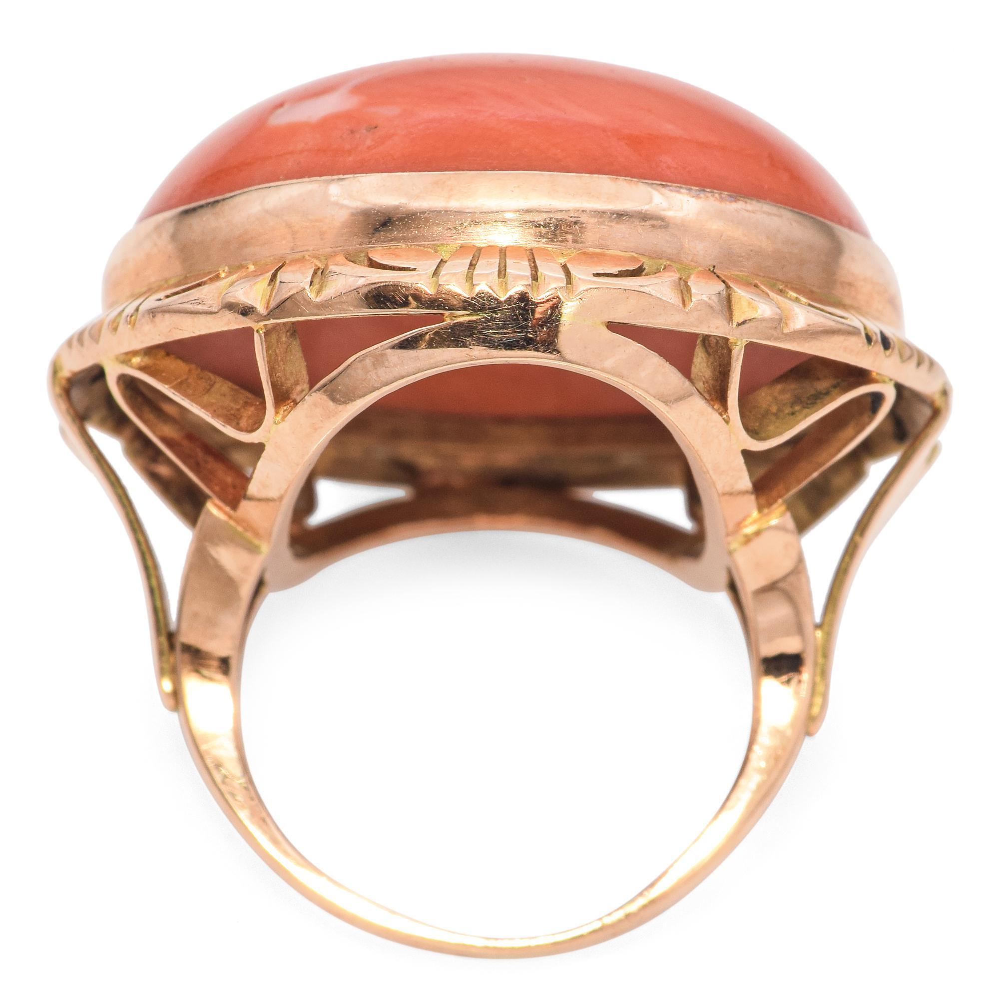 Großer Vintage-Cocktailring aus 14 Karat Roségold mit roter Koralle und Cabochon im Angebot 1