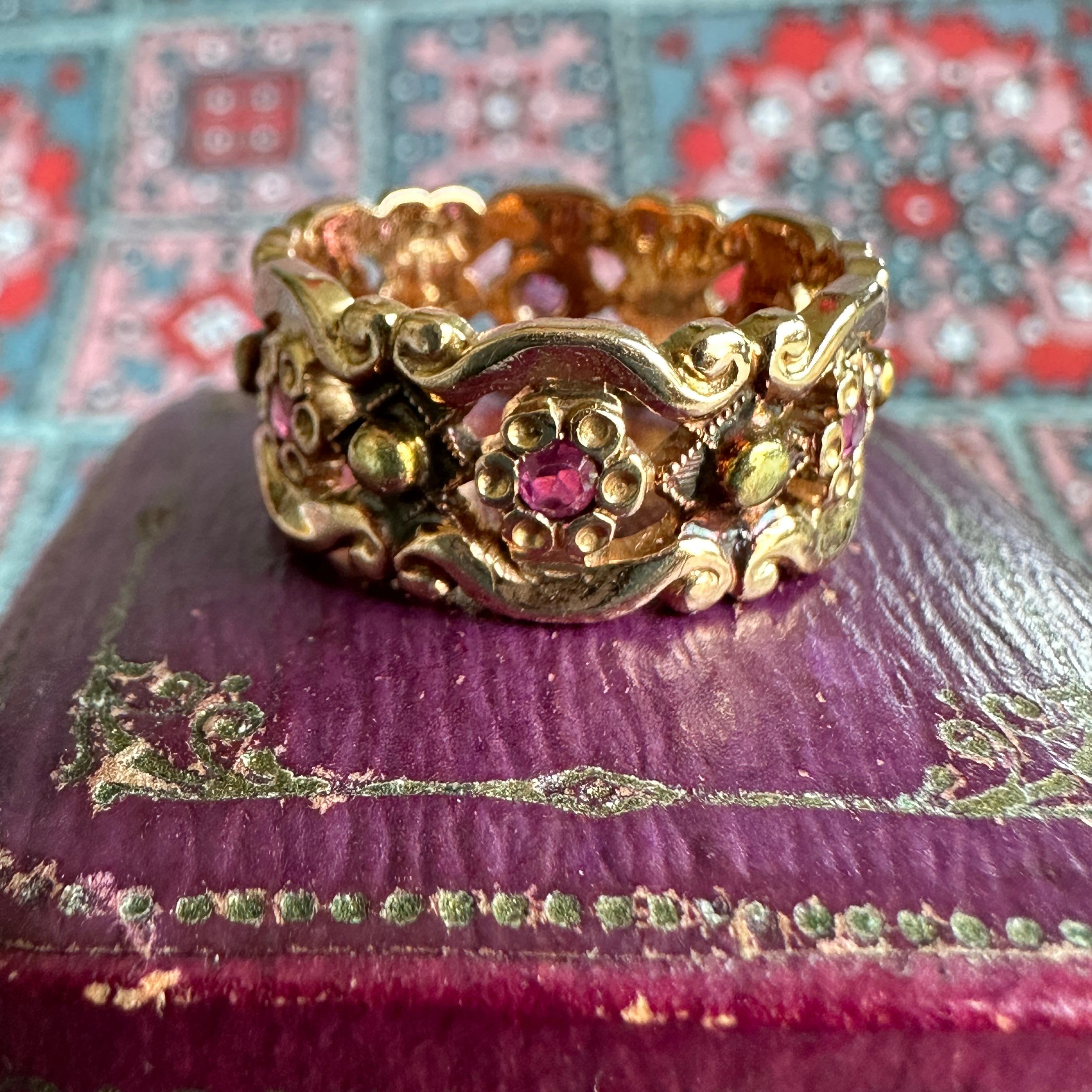Taille rose Vintage 14K Rose Gold Ruby Cigar Wedding Band Ring
