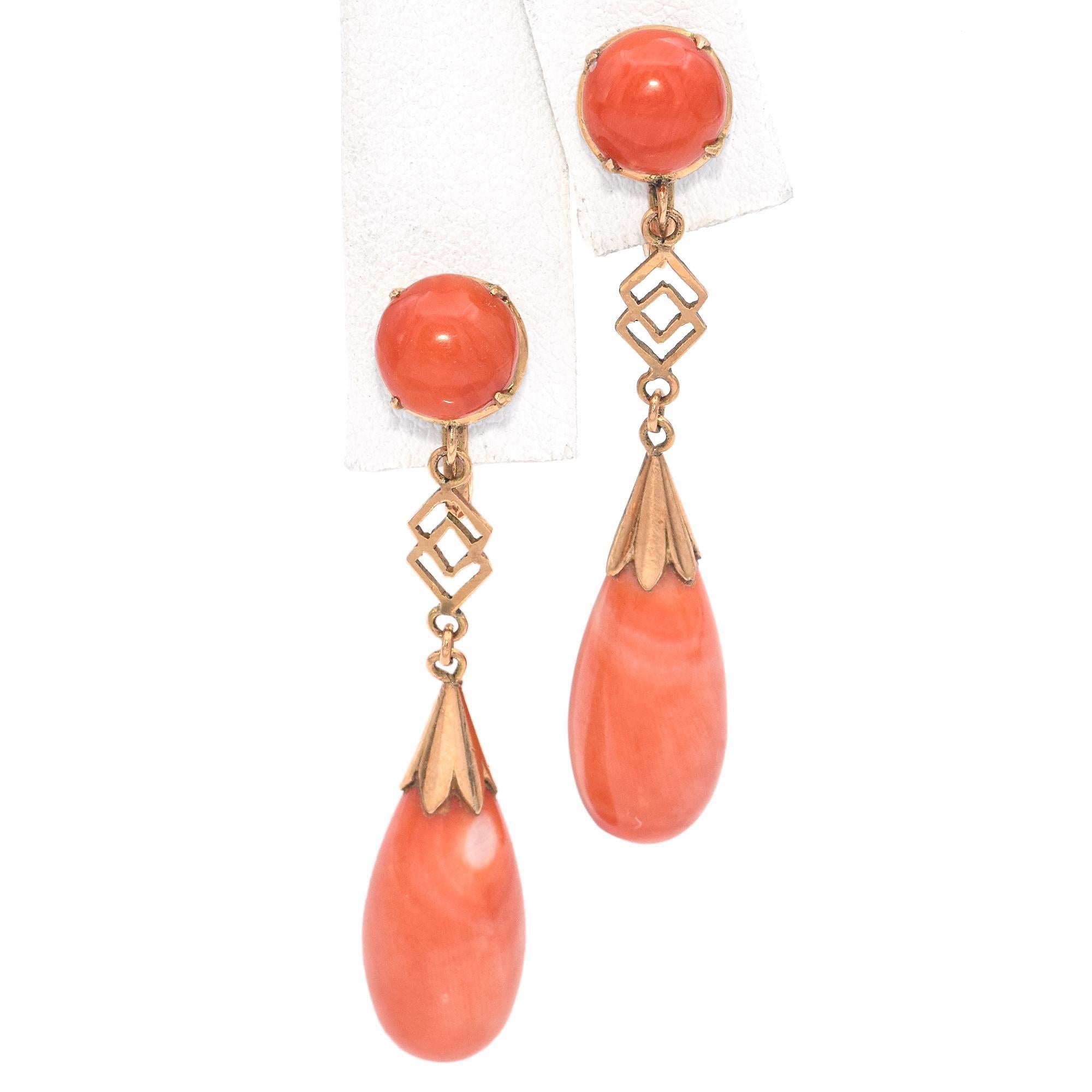 Ohrringe aus 14 Karat Roségold mit Schraubverschluss hinten, Lachs Koralle Tropfen Damen im Angebot