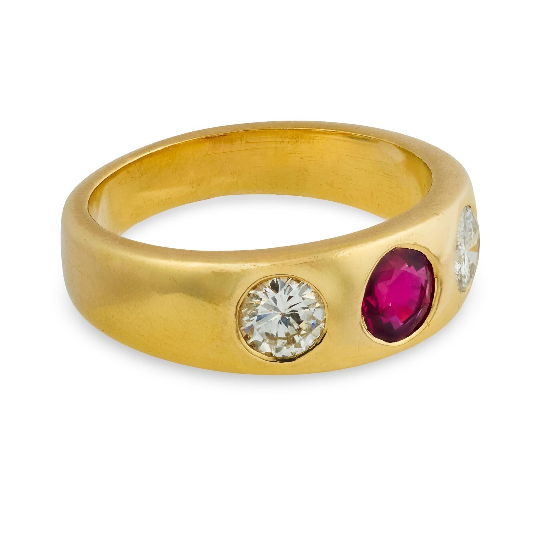 Rétro Vintage 14k Ruby & Diamond Flush Mount Ring (bague à monture affleurante) en vente
