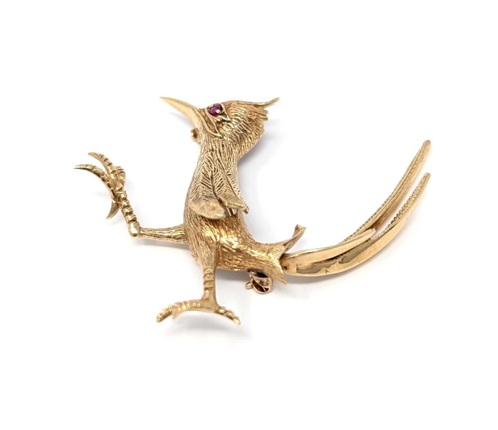 Women's or Men's Vintage 14k Ruby Roadrunner Brooch Pin Solid Yellow Gold Bird Kinetic Jewelry For Sale