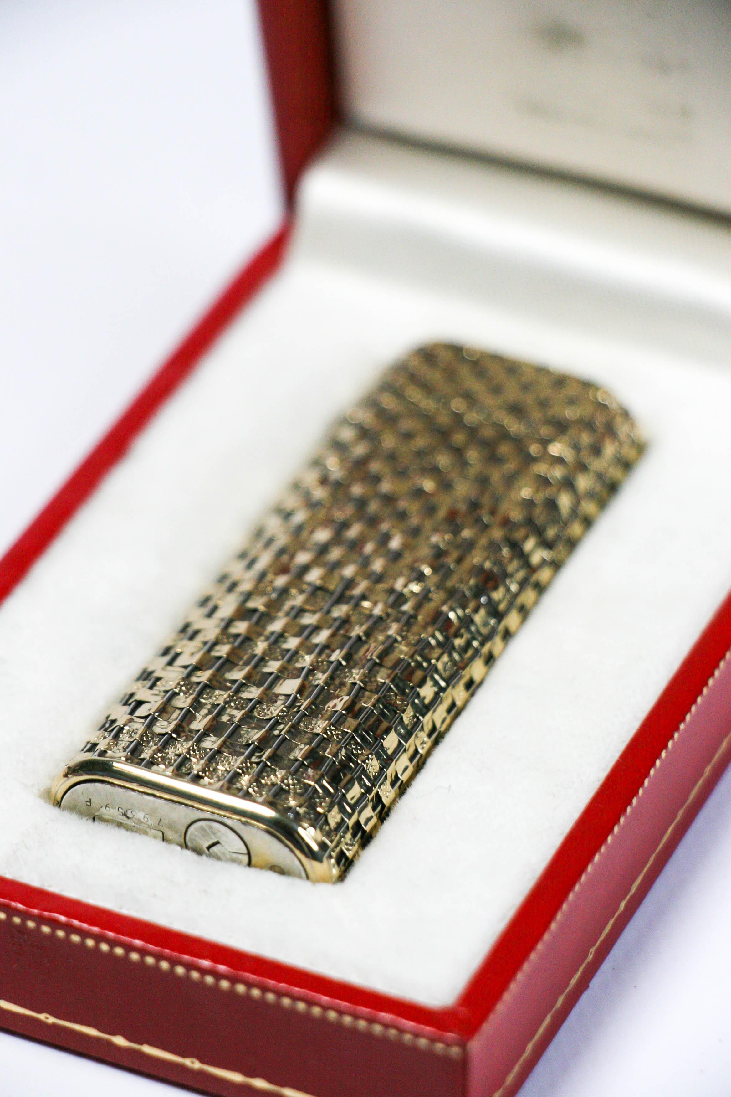 Cartier Les Must, briquet vintage à manches en or massif 14 carats, complet dans sa boîte, années 1970 3