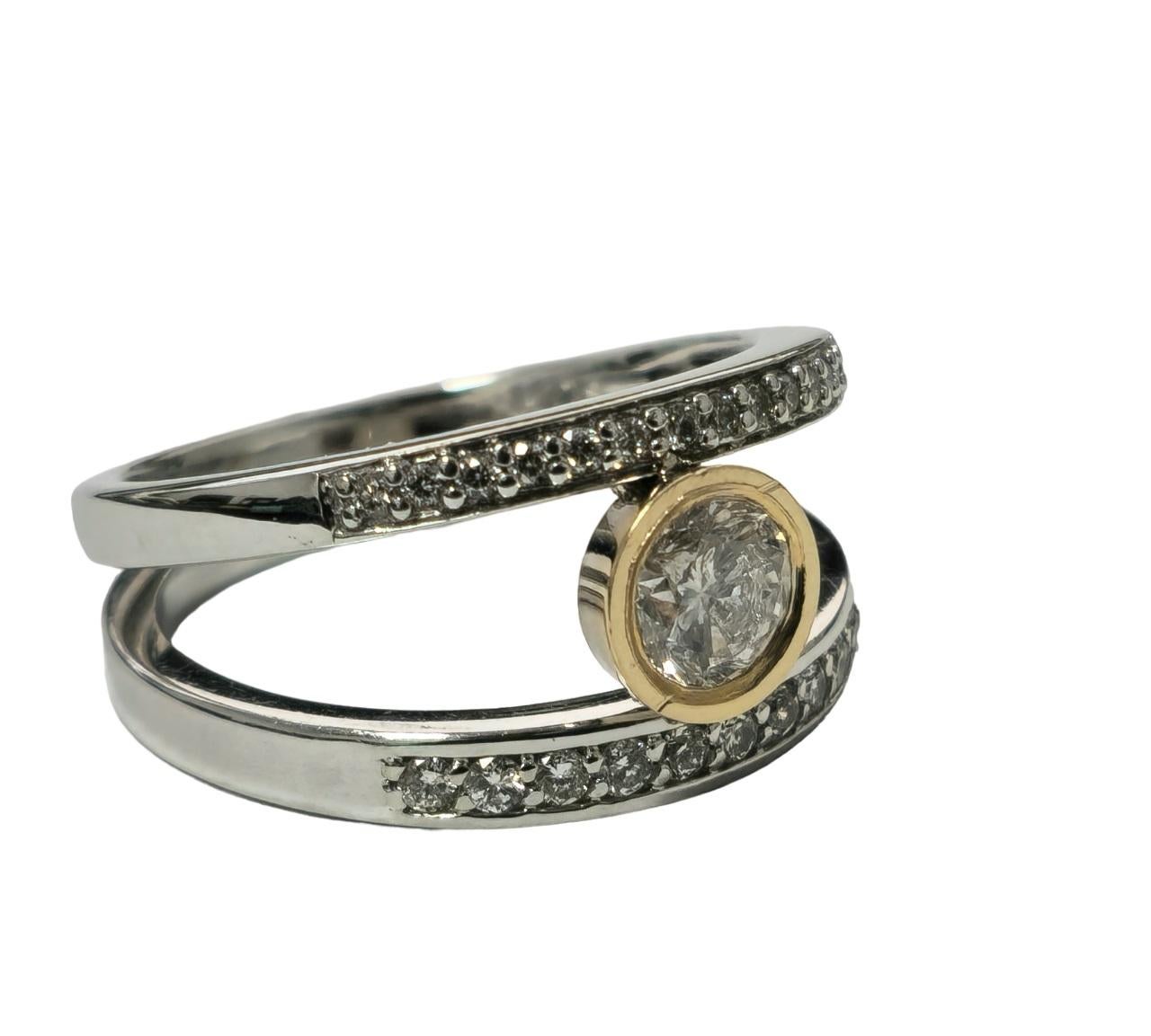 Contemporary Vintage 14K two tone, 0.76ct Diamond Engagement Ring For Sale