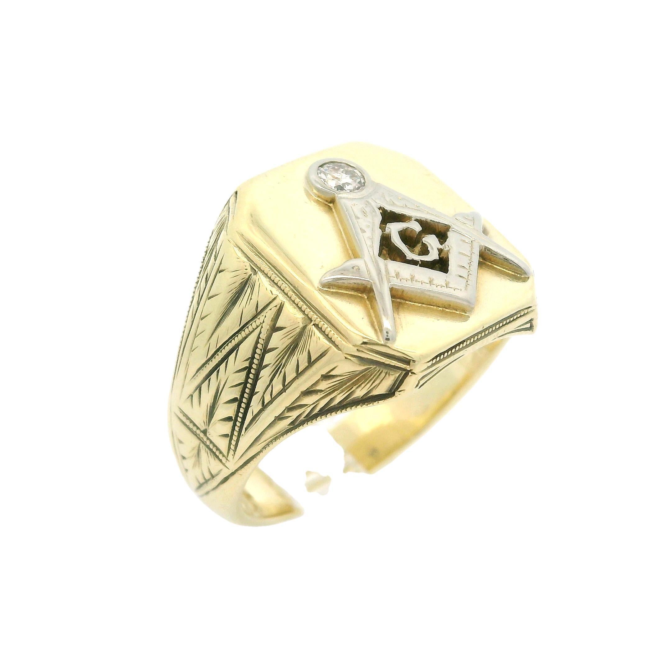 Anillo de sello masónico vintage de oro bicolor de 14 quilates y 0,08 quilates de diamantes antiguos trabajados en trigo en Excelente Estado en Montclair, NJ