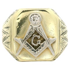 Vintage 14K Two Tone Gold 0.08ct Old Diamond Wheat Work Masonic Signet Ring