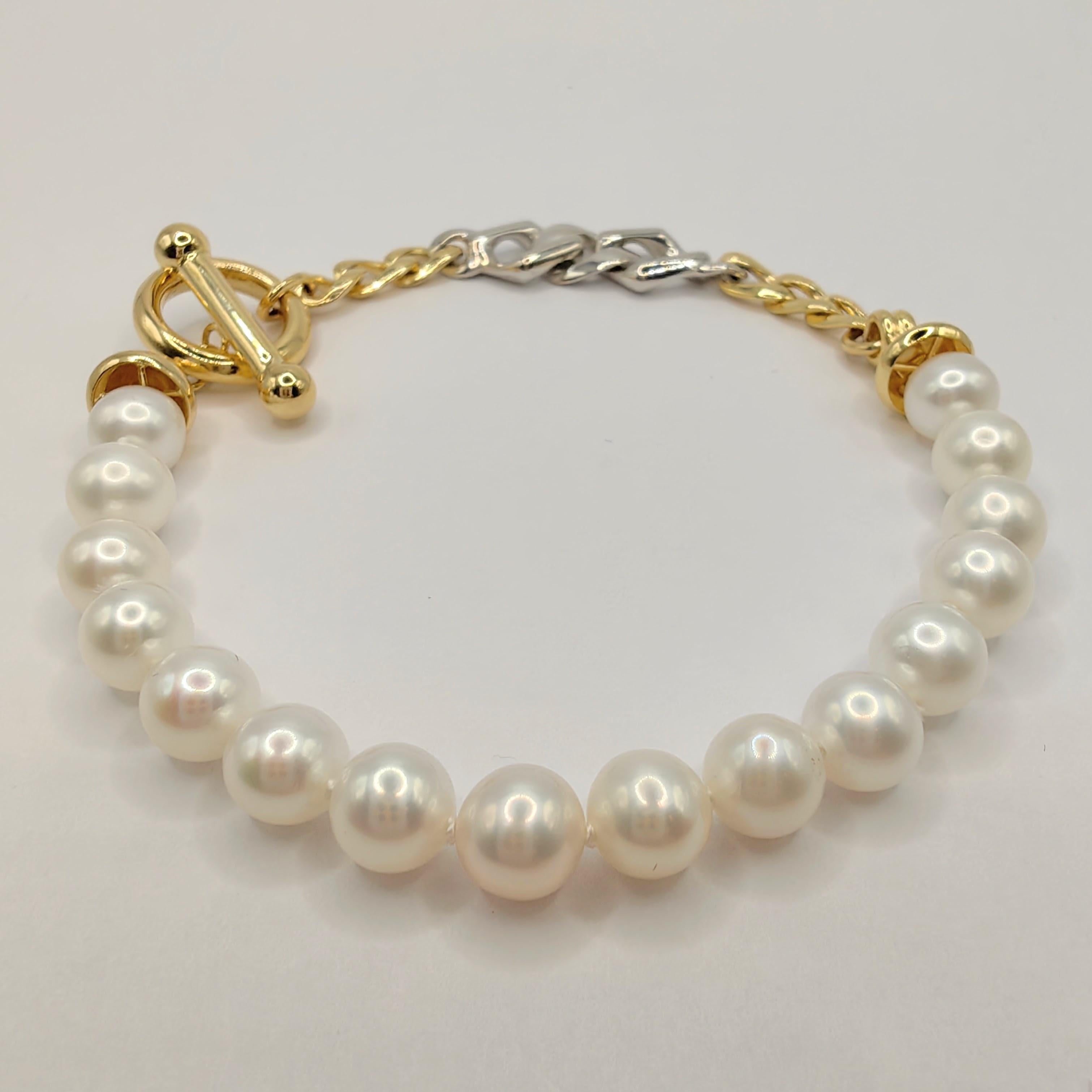 Contemporaneo Bracciale vintage con catena di perle in oro giallo e bianco a due tonalità, 14K, con chiusura a ginocchiera in vendita