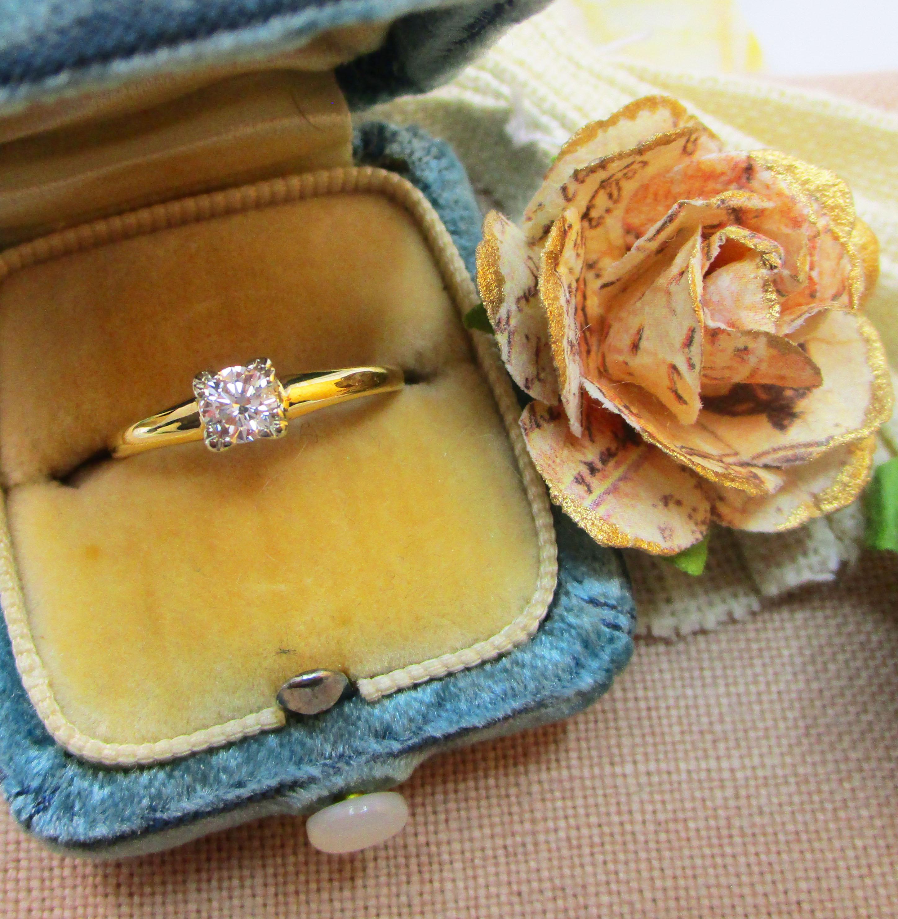 Vintage 14 Karat White and Yellow Gold Diamond Engagement Ring In Excellent Condition In Lexington, KY