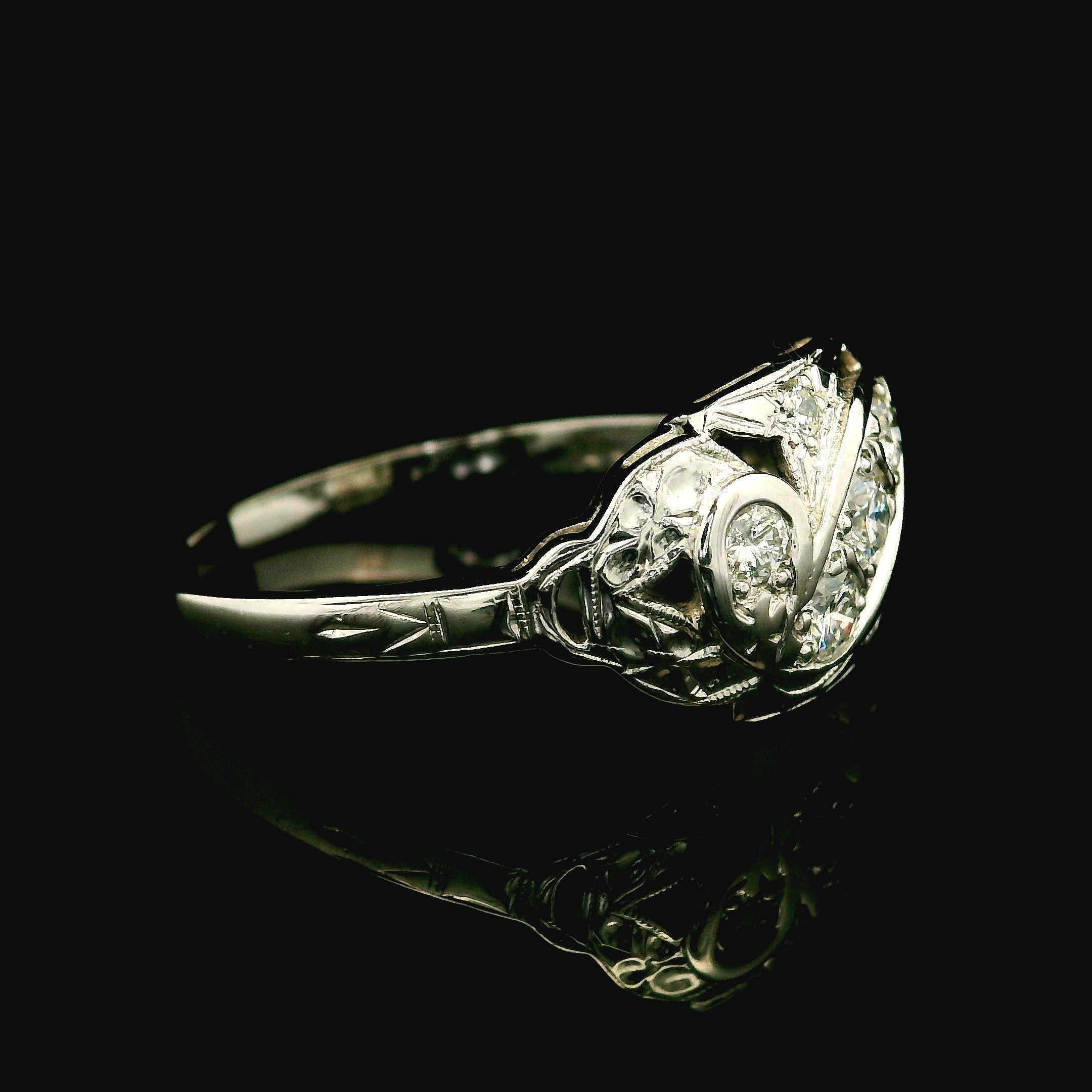Detaillierter Vintage-Ring aus 14 Karat Weißgold mit 0,30 Karat Diamanten in hoher Qualität Damen im Angebot