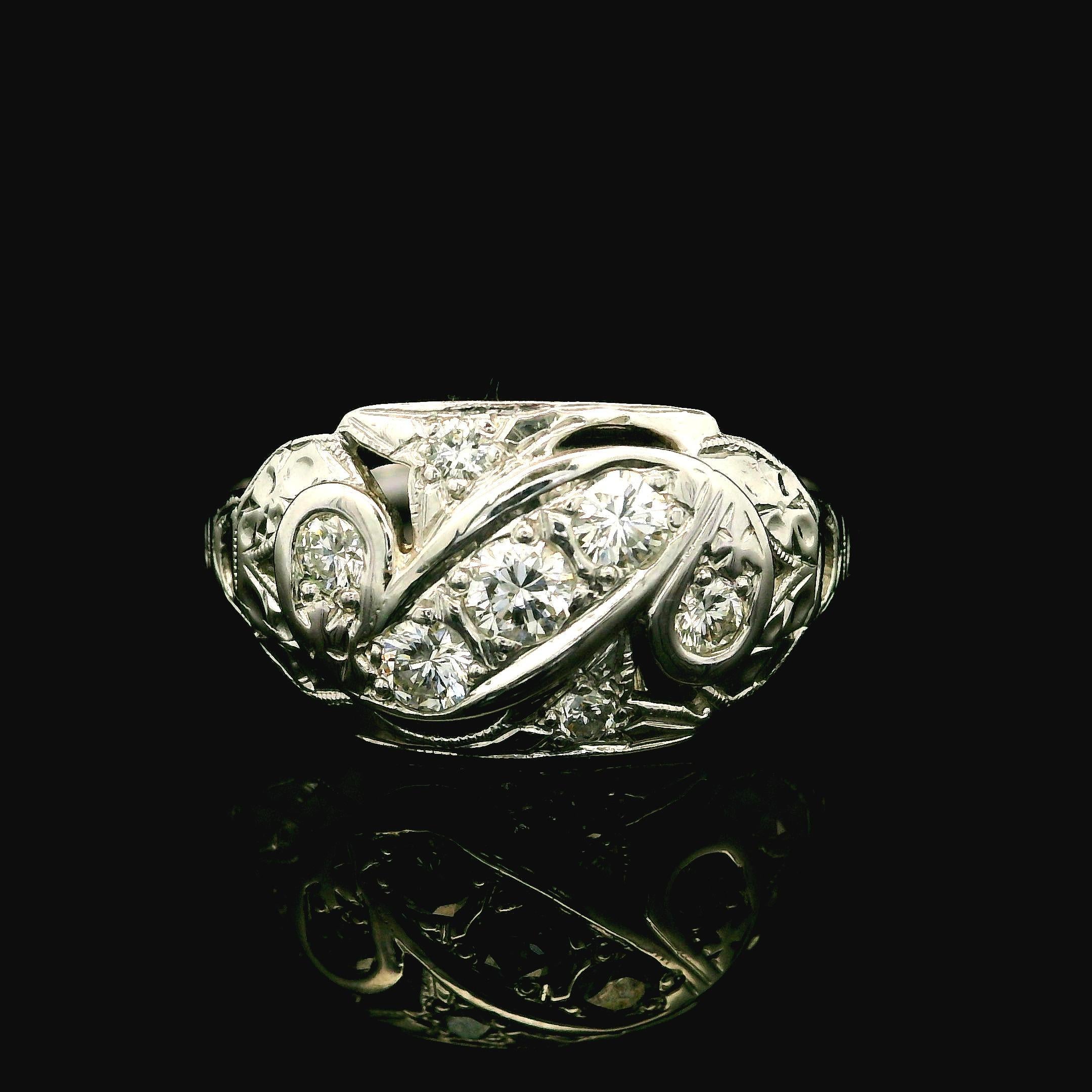 Detaillierter Vintage-Ring aus 14 Karat Weißgold mit 0,30 Karat Diamanten in hoher Qualität im Angebot 1