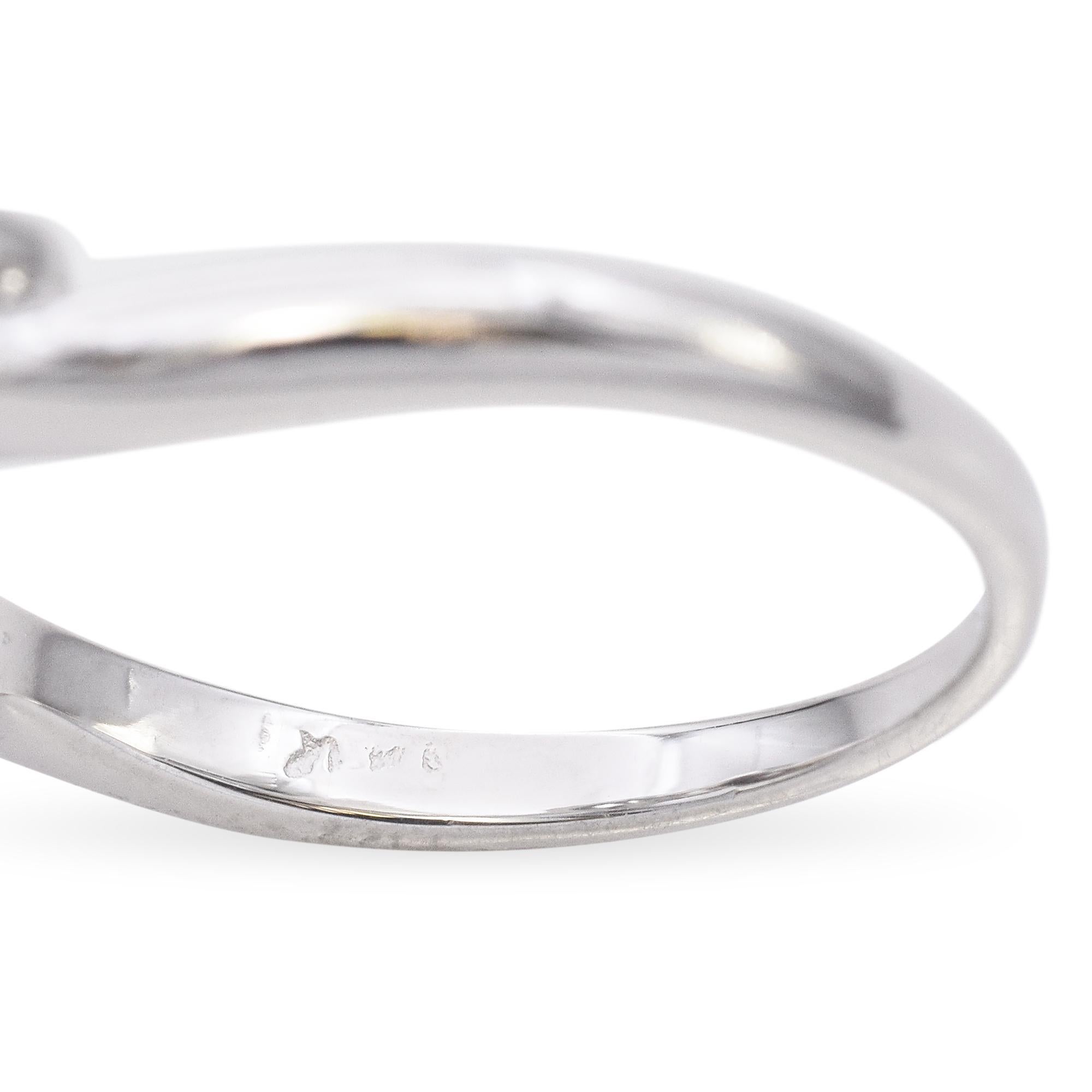 Anello di fidanzamento vintage in oro bianco 14k con diamante da 0,61 carati in vendita 2