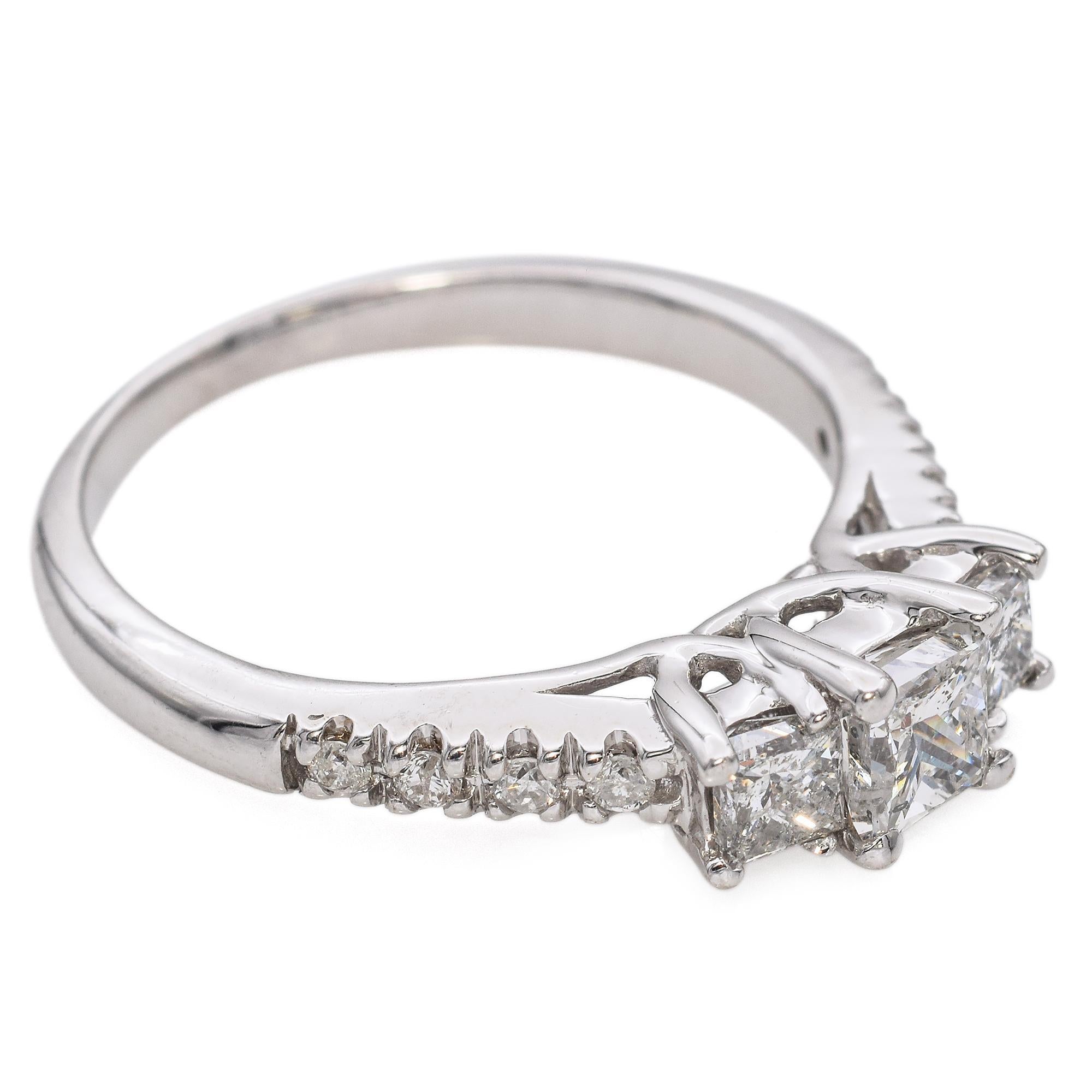 Vintage 14k Weißgold 0,68tcw 3-Strone Diamant Verlobungsring im Angebot 2