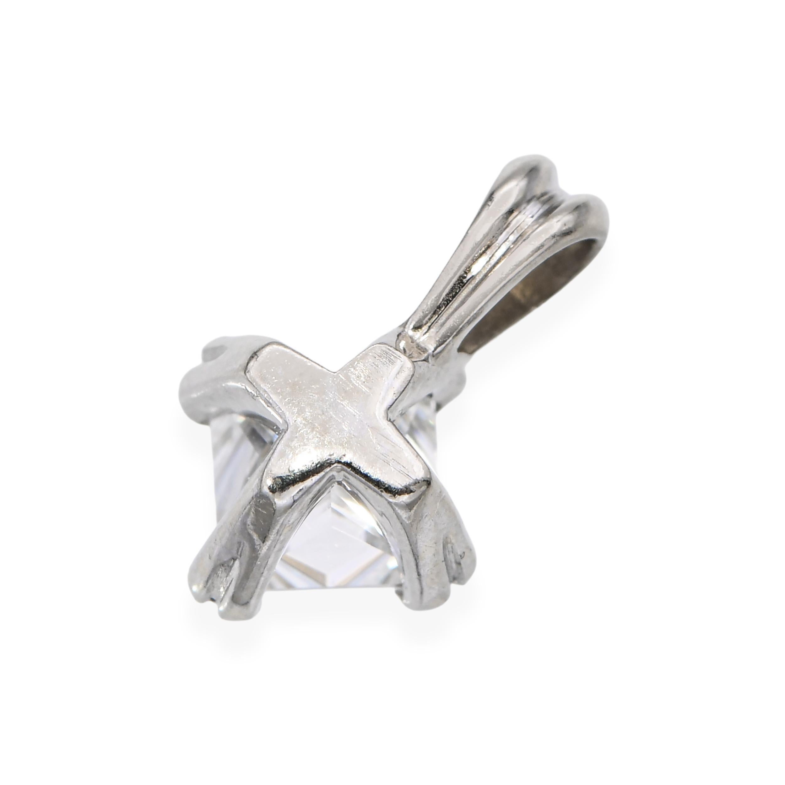 Vintage 14k White Gold 0.68tcw H VS Diamond Pendant In Good Condition For Sale In New York, NY