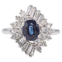 Oro blanco de 14 quilates vintage 0,86 ct. Anillo Halo de Zafiro y Diamante
