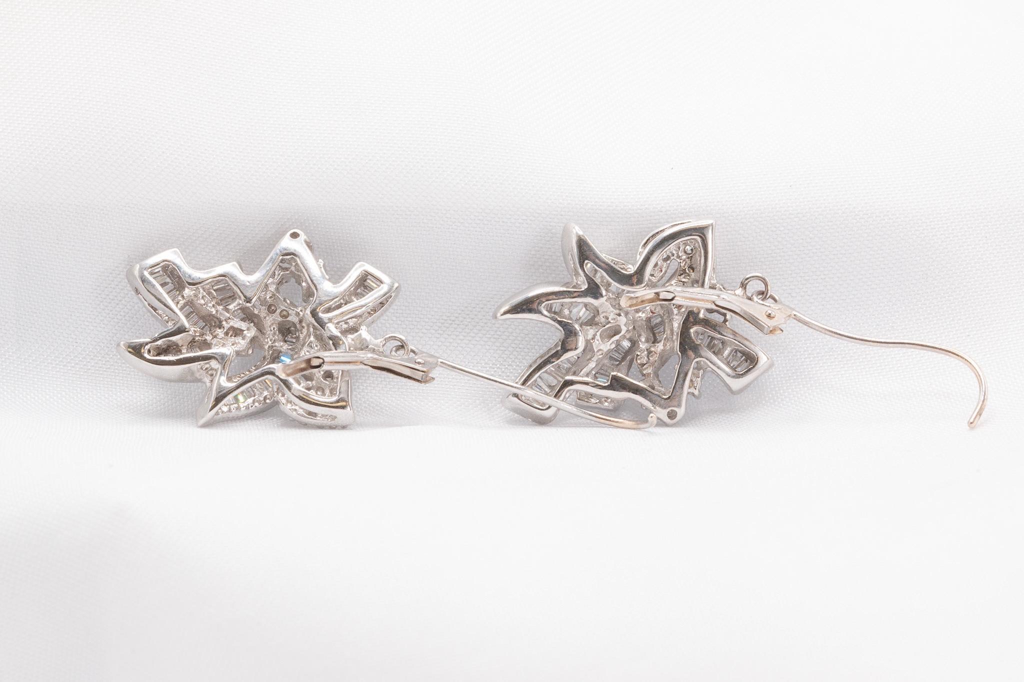 Vintage 14k White Gold 1 Carat Total Diamond Bow Dangling Earrings In Good Condition For Sale In Houston, TX