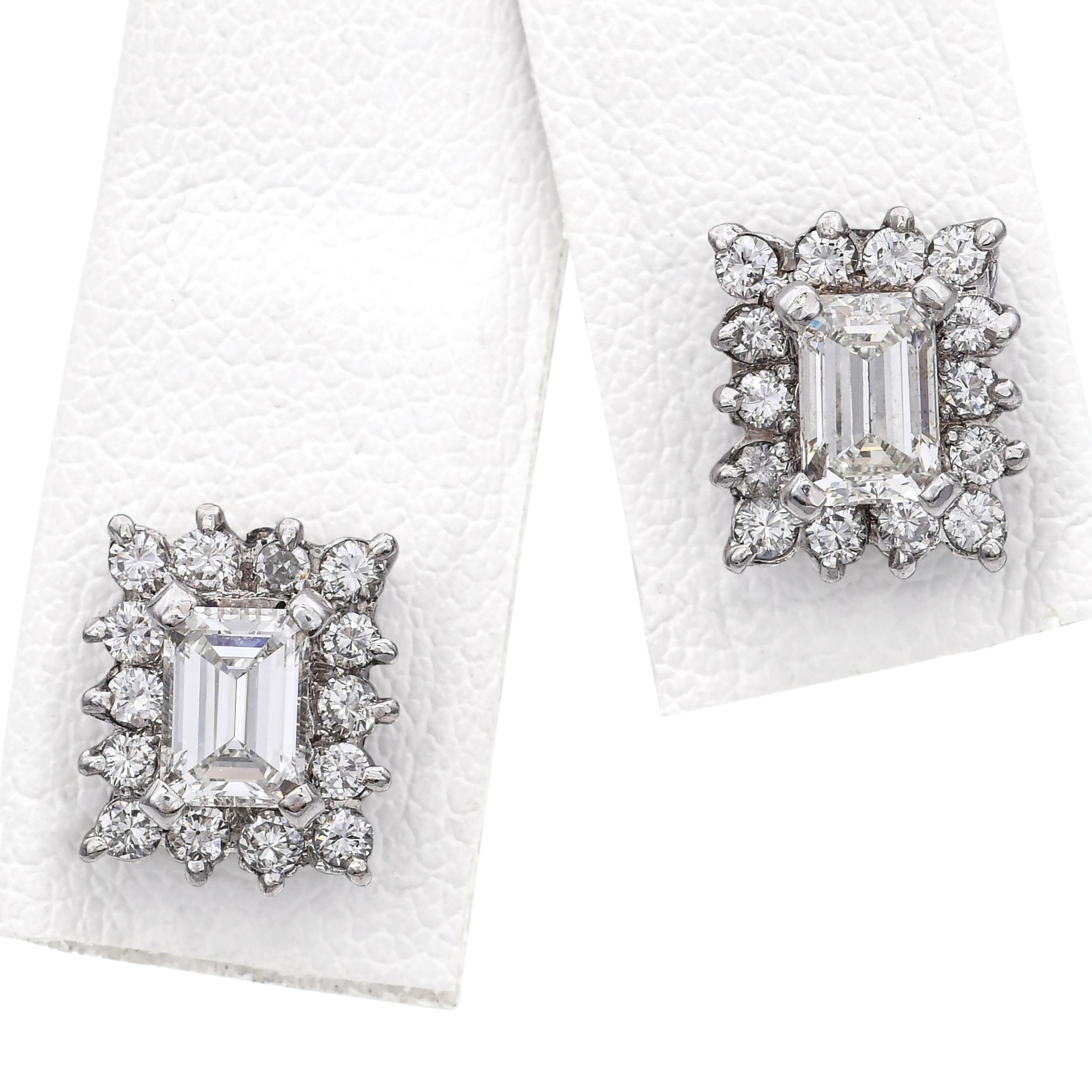 Pendientes vintage de oro blanco de 14k con diamantes de 1,08 tcw en venta 1