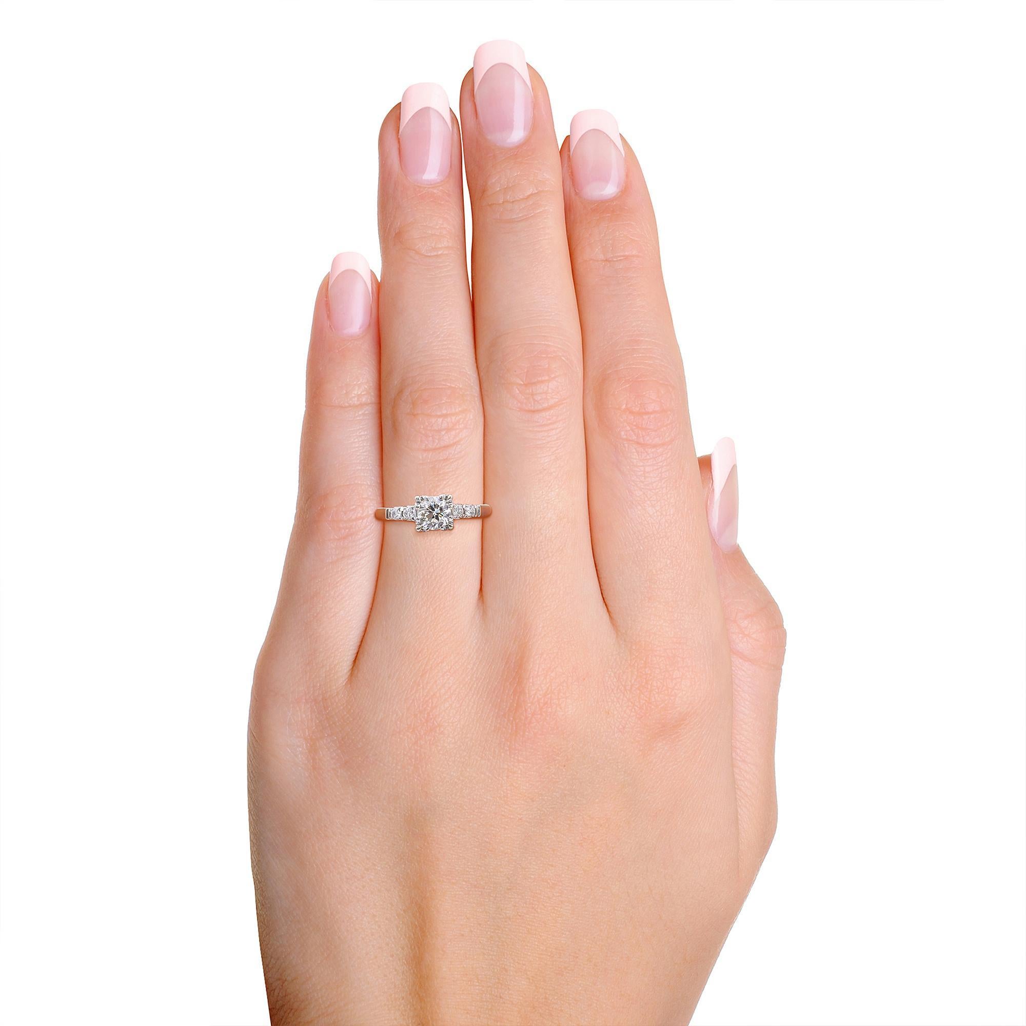 Taglio brillante Anello di fidanzamento con diamante vintage in oro bianco 14k 1,12tcw J VS1 in vendita