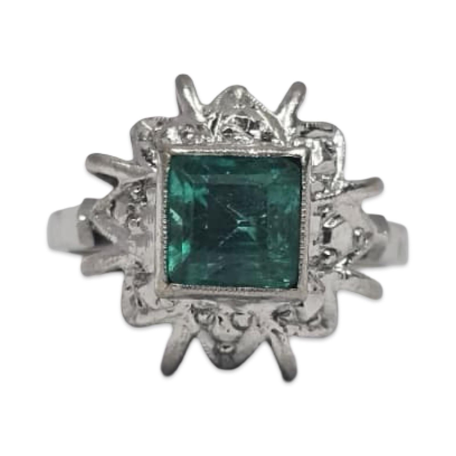 Vintage 14K White Gold 1.20ct Emerald Filigree Crown Ring For Sale 1