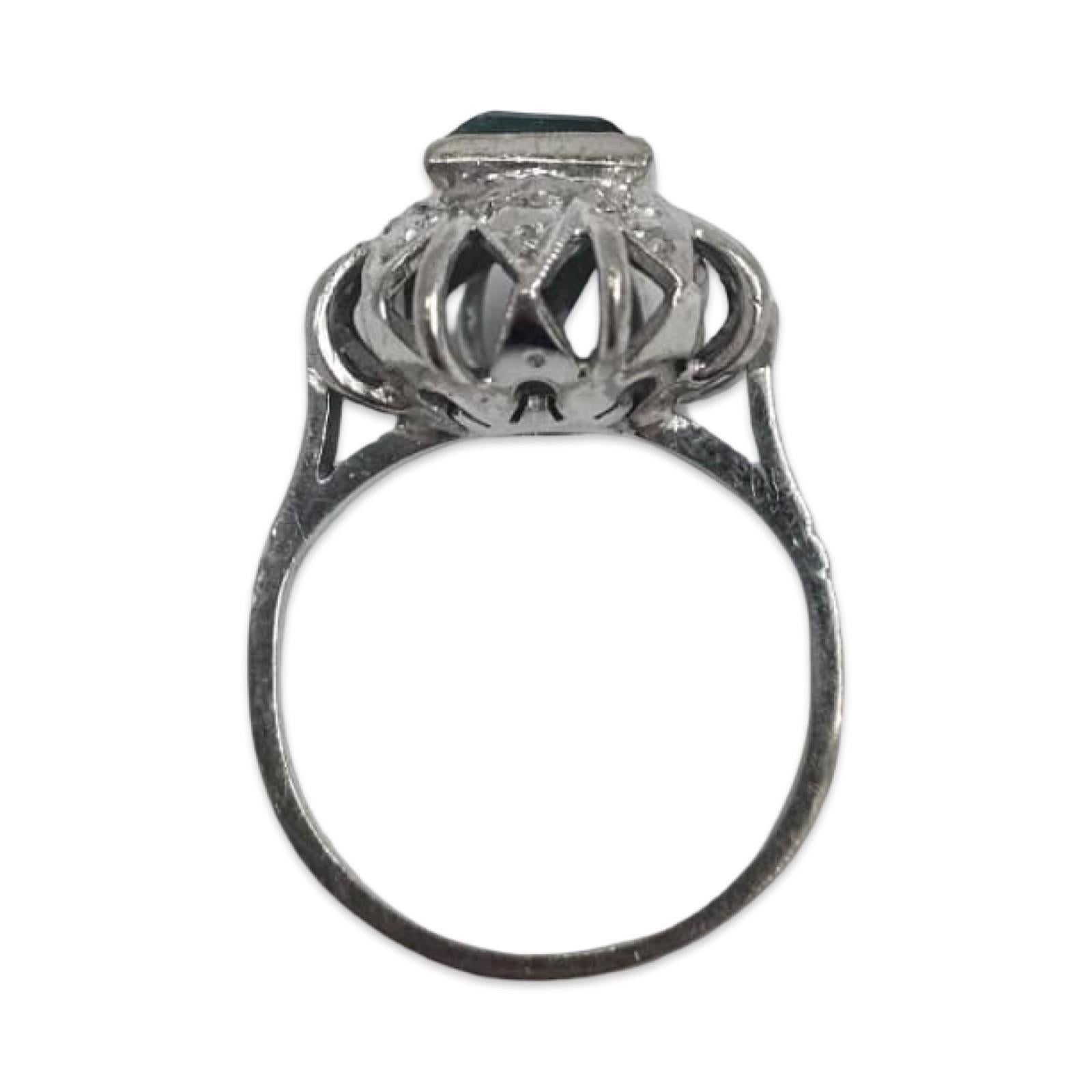 Vintage 14K White Gold 1.20ct Emerald Filigree Crown Ring For Sale 4