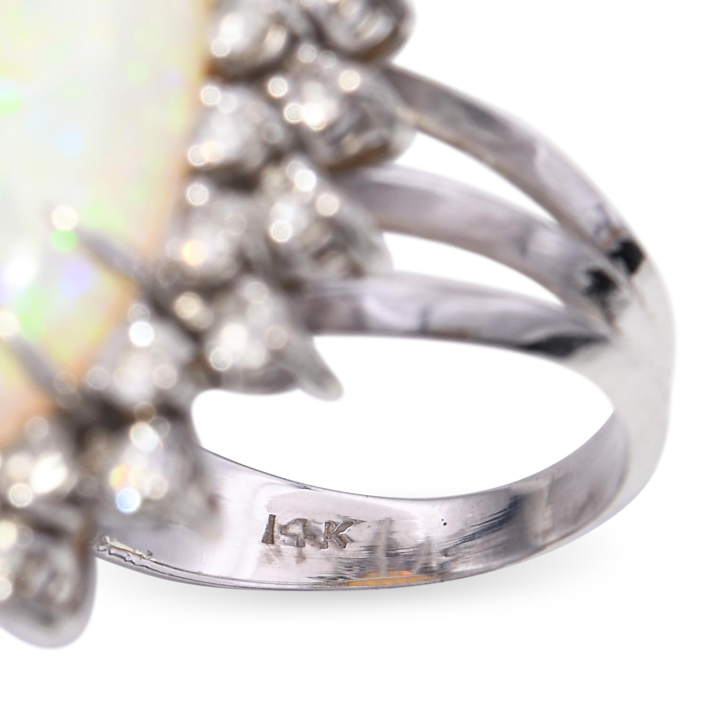 Anello d'epoca in oro bianco 14k con opale e diamanti da 1,26tcw e aureola in vendita 2