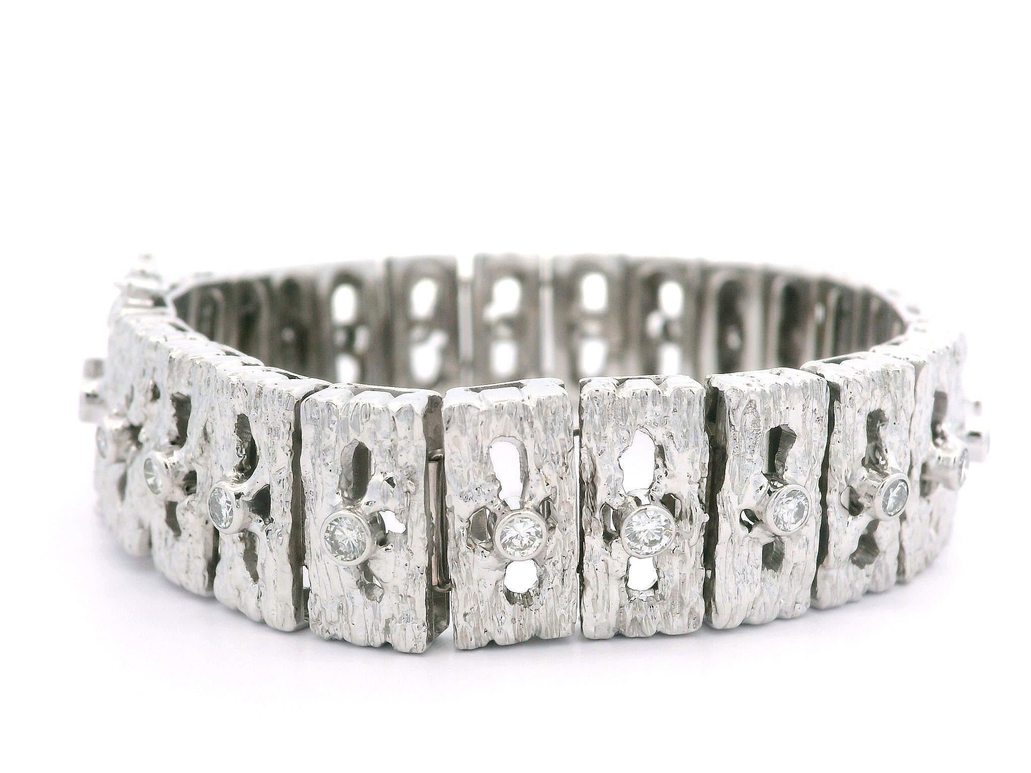 --A. Stone: 
Diamanti naturali autentici - taglio rotondo brillante - castone - colore G-I - purezza SI1-I2
Peso totale in carati: 1,50 (circa)

Materiale: Oro bianco massiccio 14k
Peso: 55,37 grammi
Lunghezza: Misura 7.25 pollici vicino a un