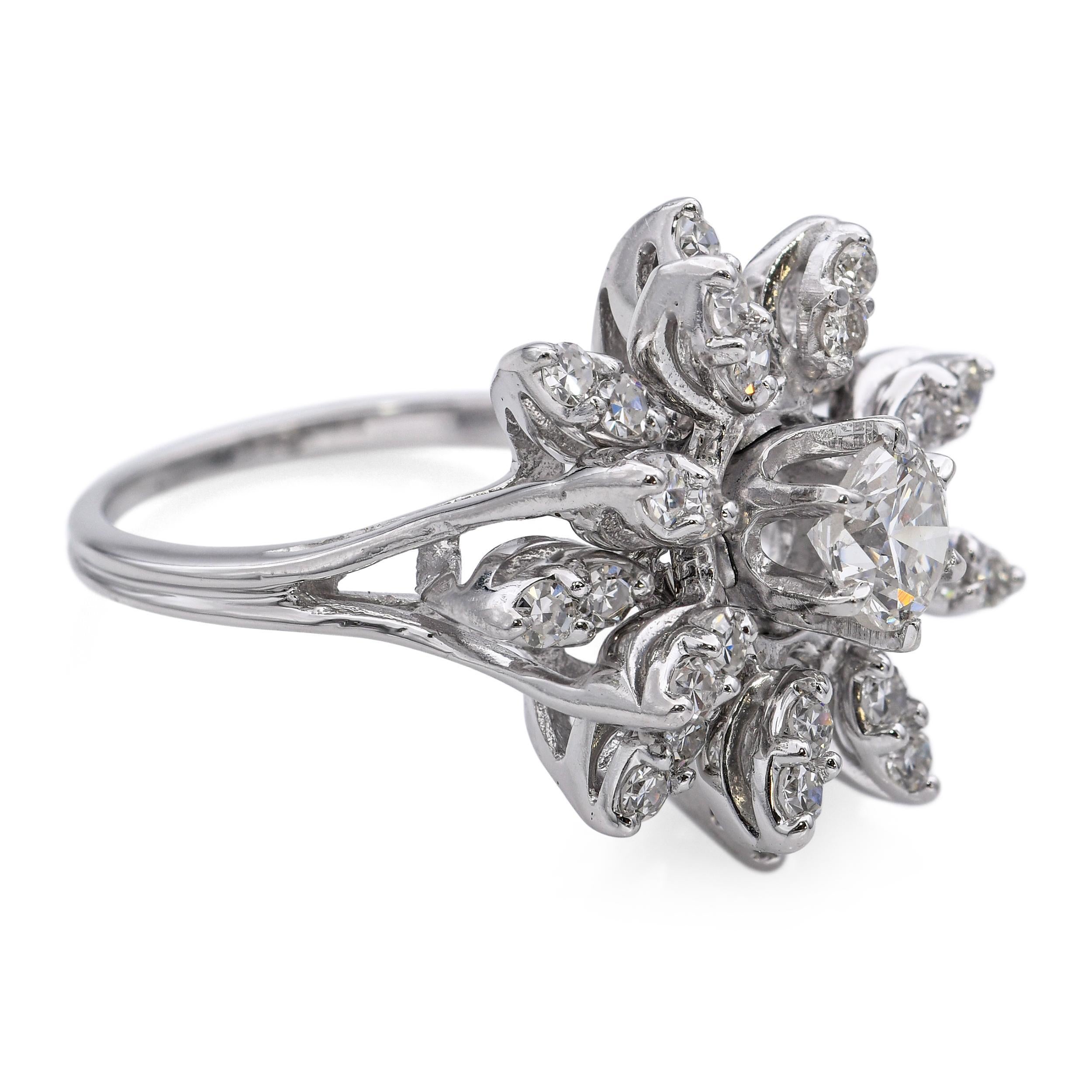 Vintage 14k Weißgold 1,55tcw Diamond Flower Ring im Angebot 1