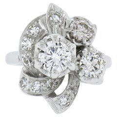 Bague cocktail vintage en or blanc 14 carats avec fleurs polies et diamants 1,75 carat