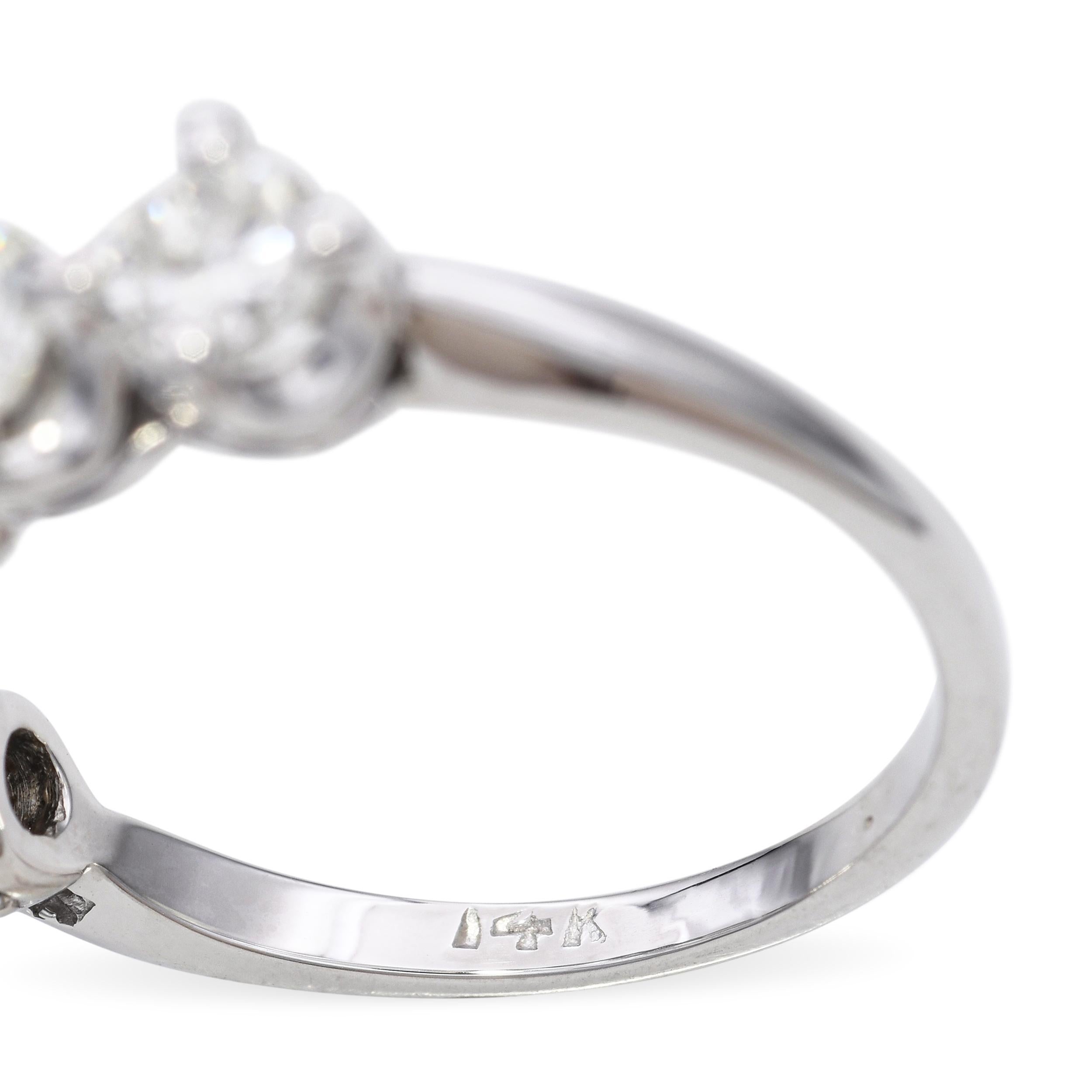 Vintage 14k White Gold 1.75tcw Diamond Five Stone Ring (bague à cinq pierres en or blanc 14k) en vente 2