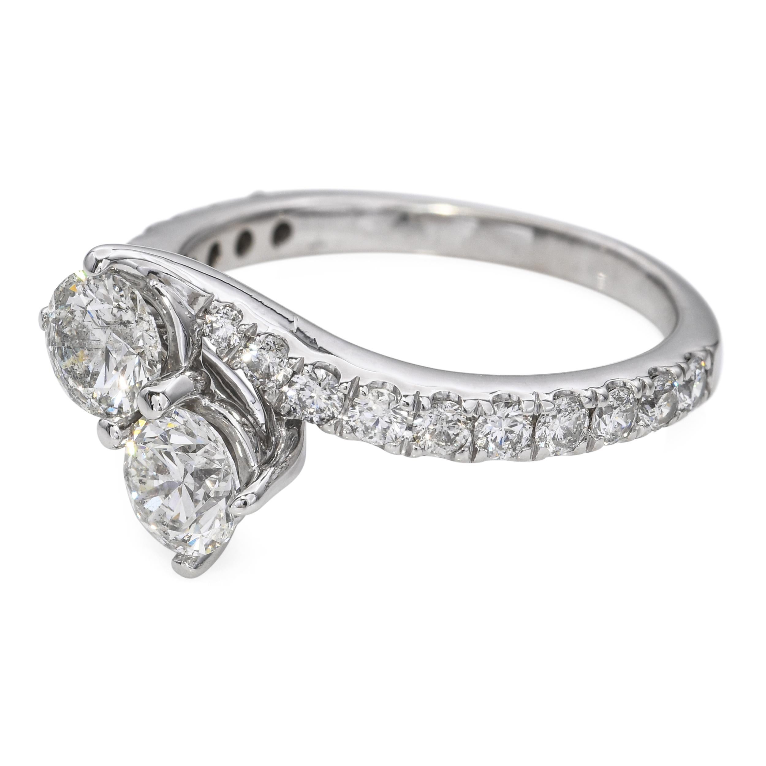 Anillo vintage Toi Et Moi de oro blanco de 14k con 1,95 tcw de diamantes Bypass en Bueno estado para la venta en New York, NY