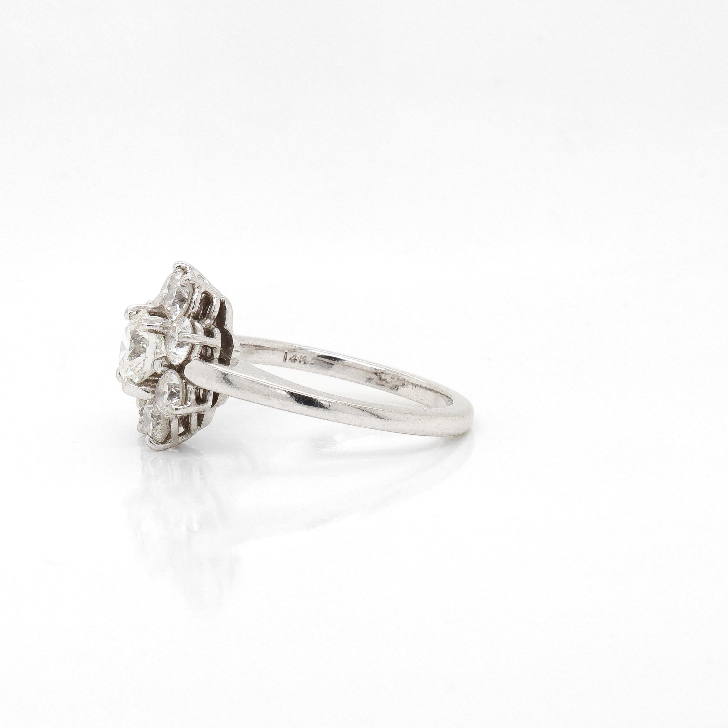 Vintage 14K White Gold & 2.25 Ctw Diamond Flower or Snowflake Cocktail Ring For Sale 2
