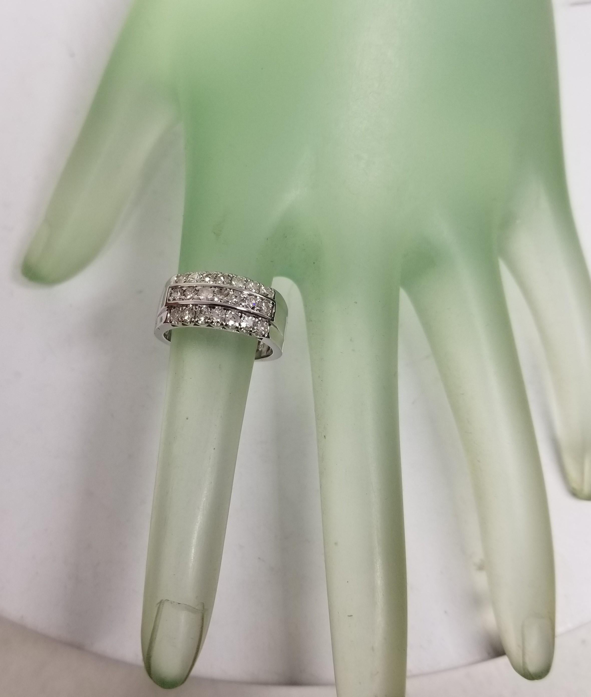 Vintage 14k White Gold 3 Row Diamond Ring In Excellent Condition For Sale In Los Angeles, CA