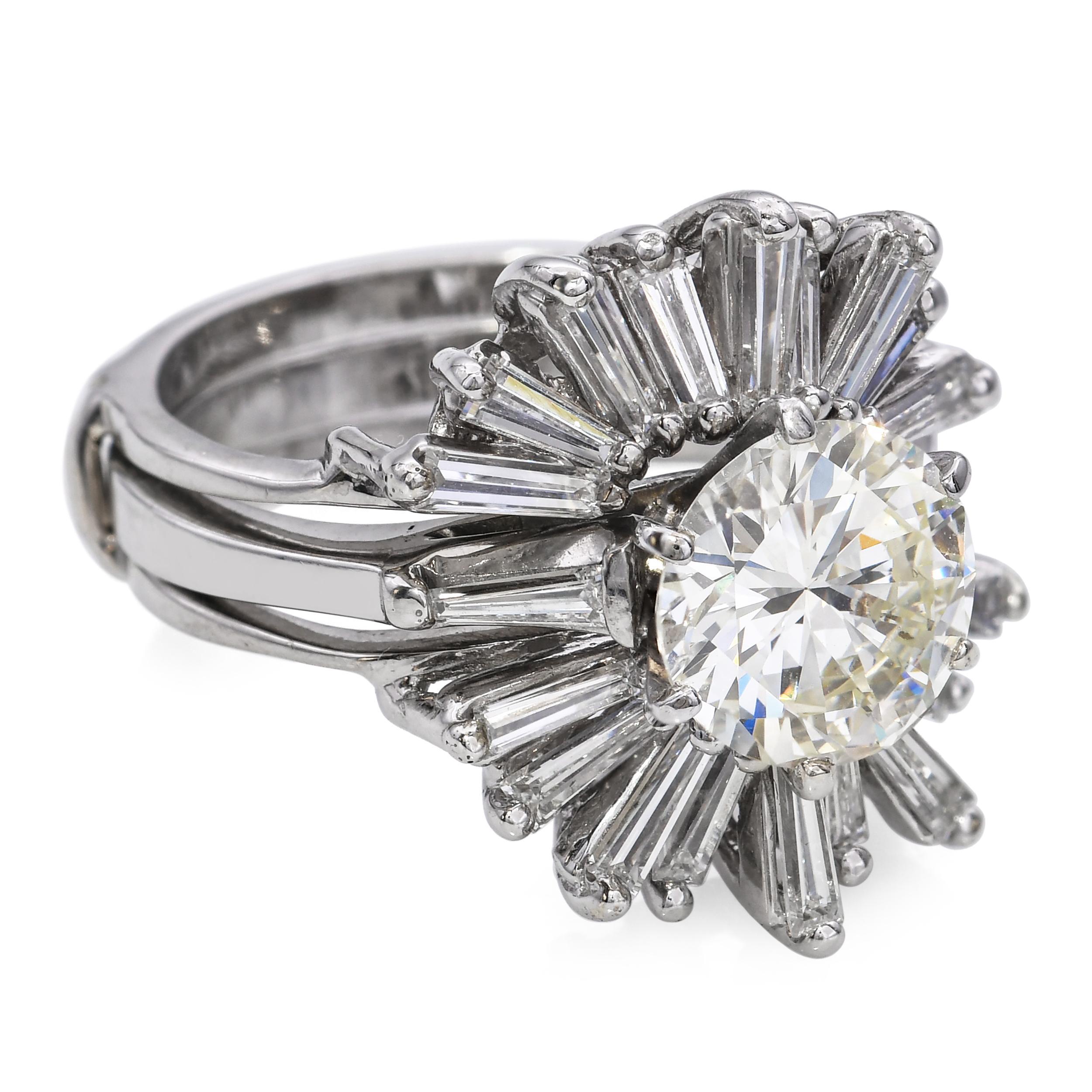 De las mujeres Anillo de compromiso de diamantes y chaqueta vintage de oro blanco de 14k de 3,51 qt en venta