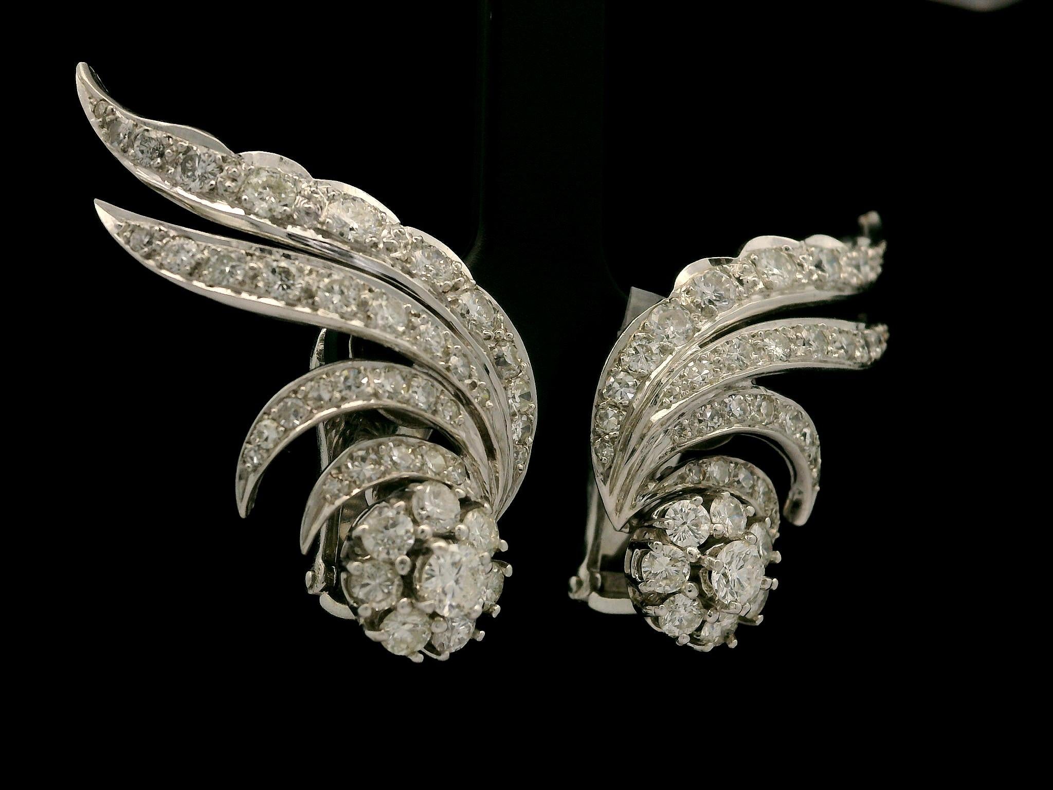 Round Cut Vintage 14k White Gold 3tw Diamond Flames Scalloped Design Climber Earrings For Sale