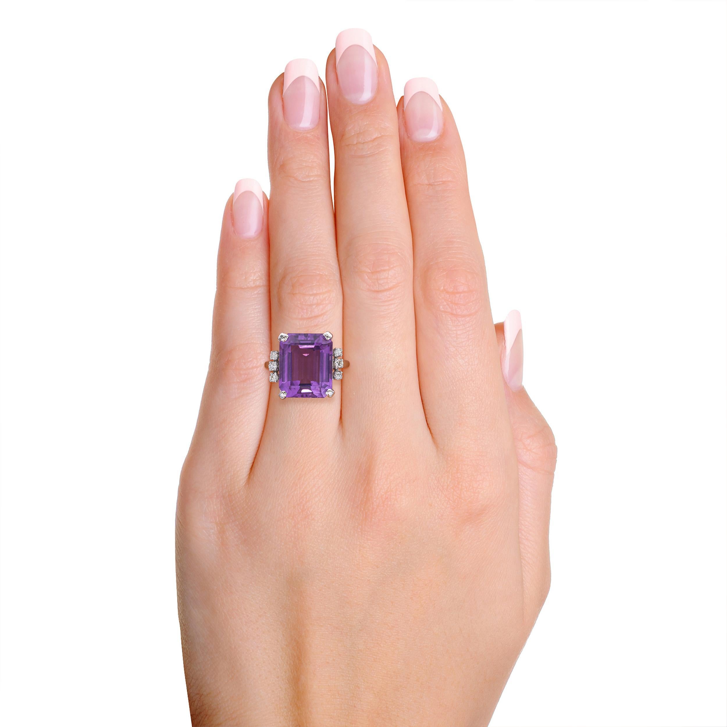 Anillo vintage de oro blanco de 14k con amatista y diamantes Corte mixto en venta